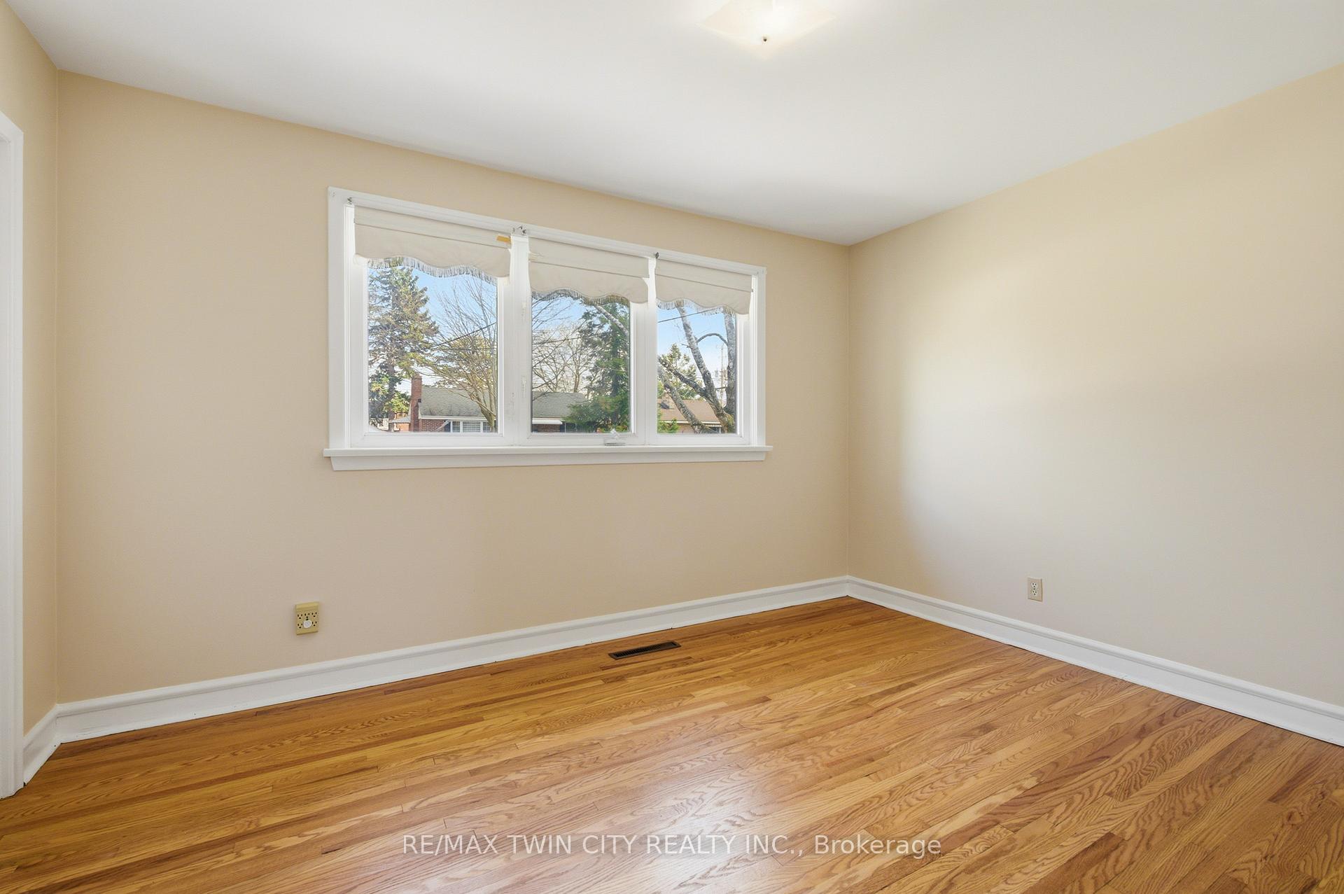 Photo 17 of 58 Lowrey Avenue S, Cambridge, Alison — HOMEH