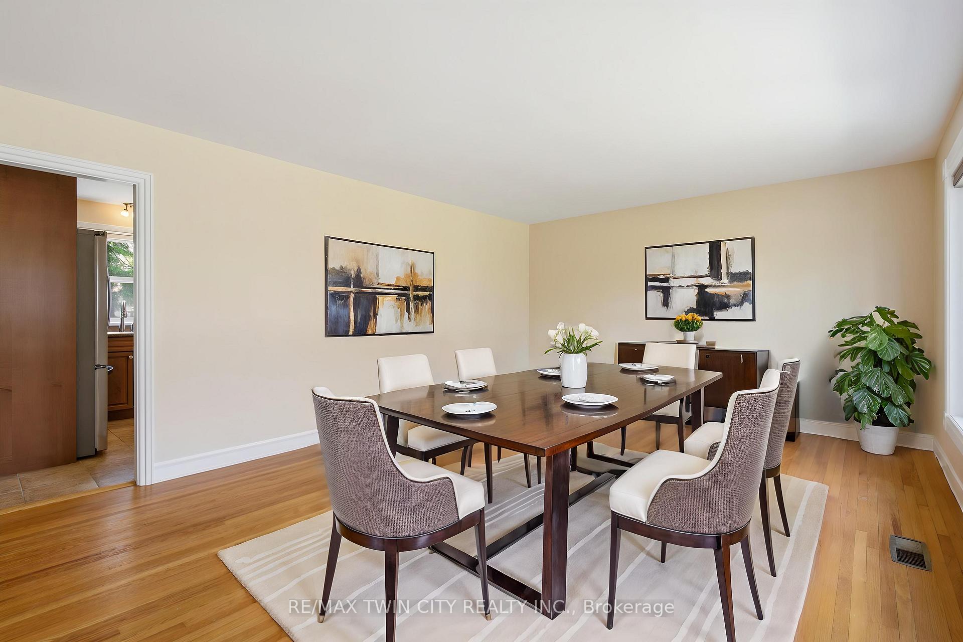 Photo 18 of 58 Lowrey Avenue S, Cambridge, Alison — HOMEH