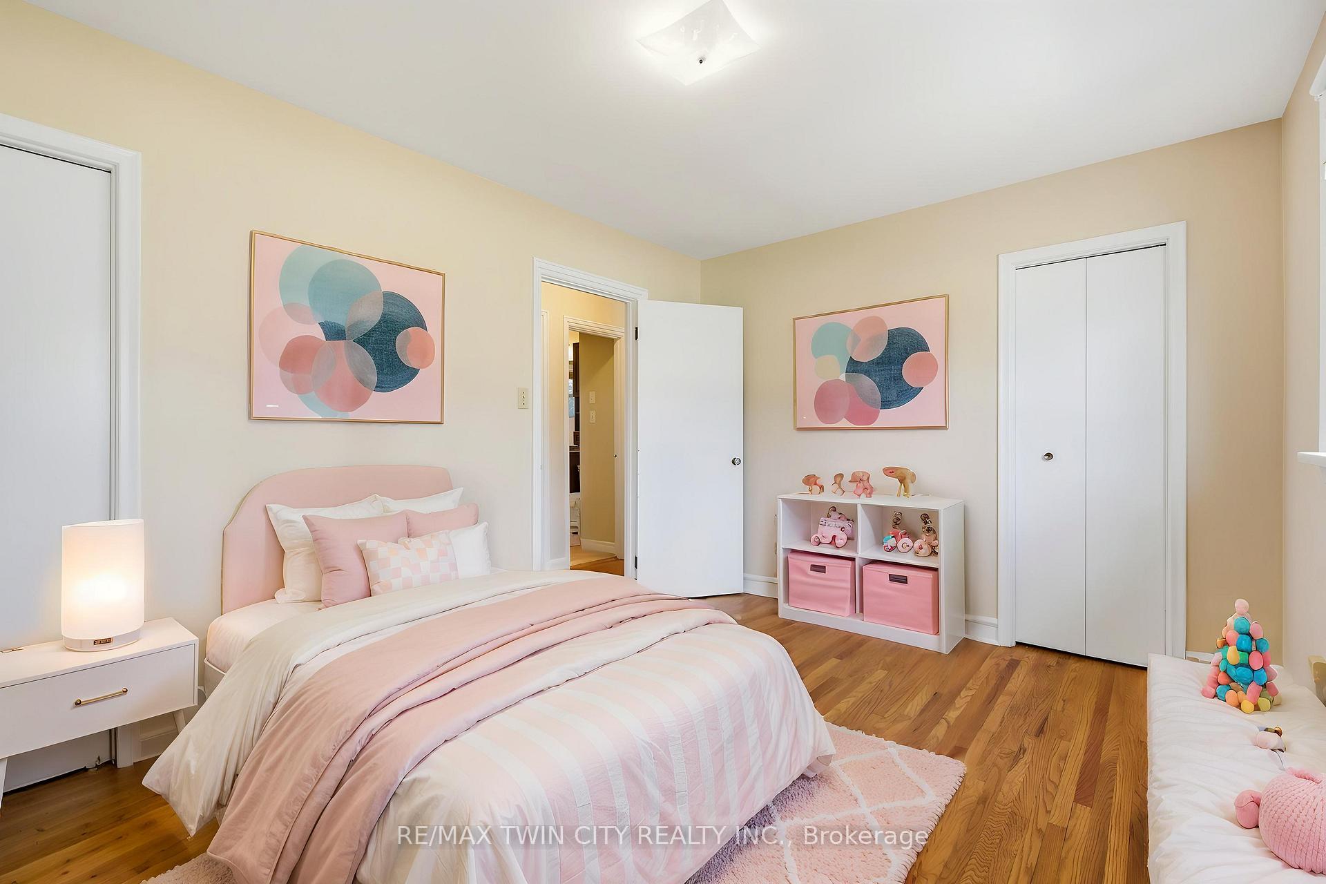 Photo 19 of 58 Lowrey Avenue S, Cambridge, Alison — HOMEH