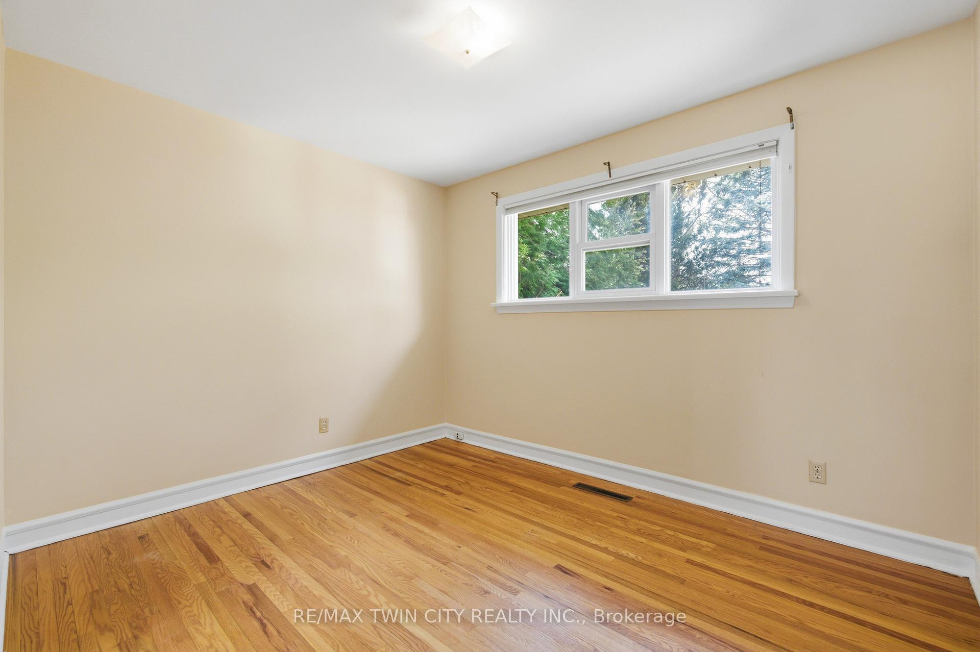 Photo 21 of 58 Lowrey Avenue S, Cambridge, Alison — HOMEH