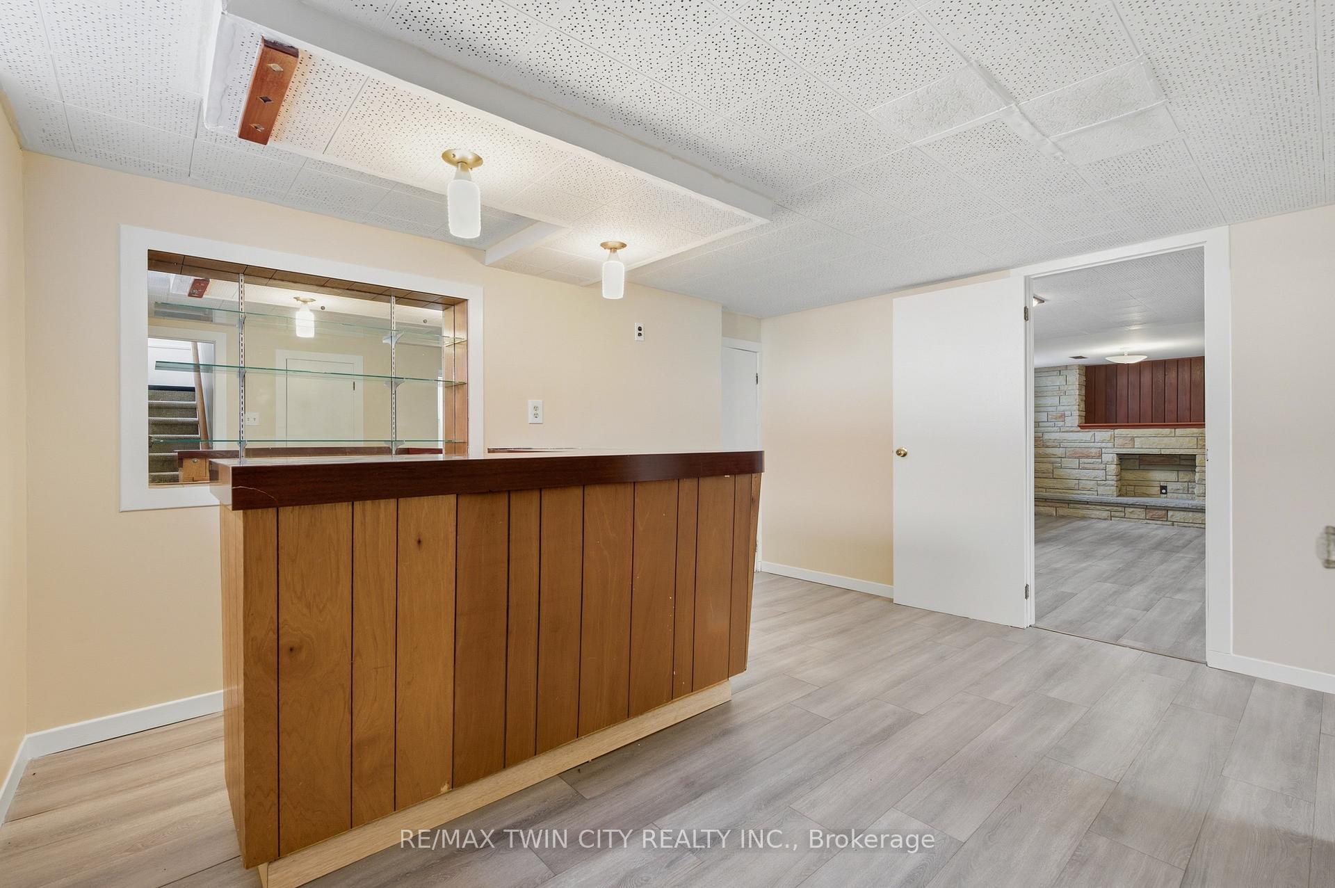 Photo 24 of 58 Lowrey Avenue S, Cambridge, Alison — HOMEH