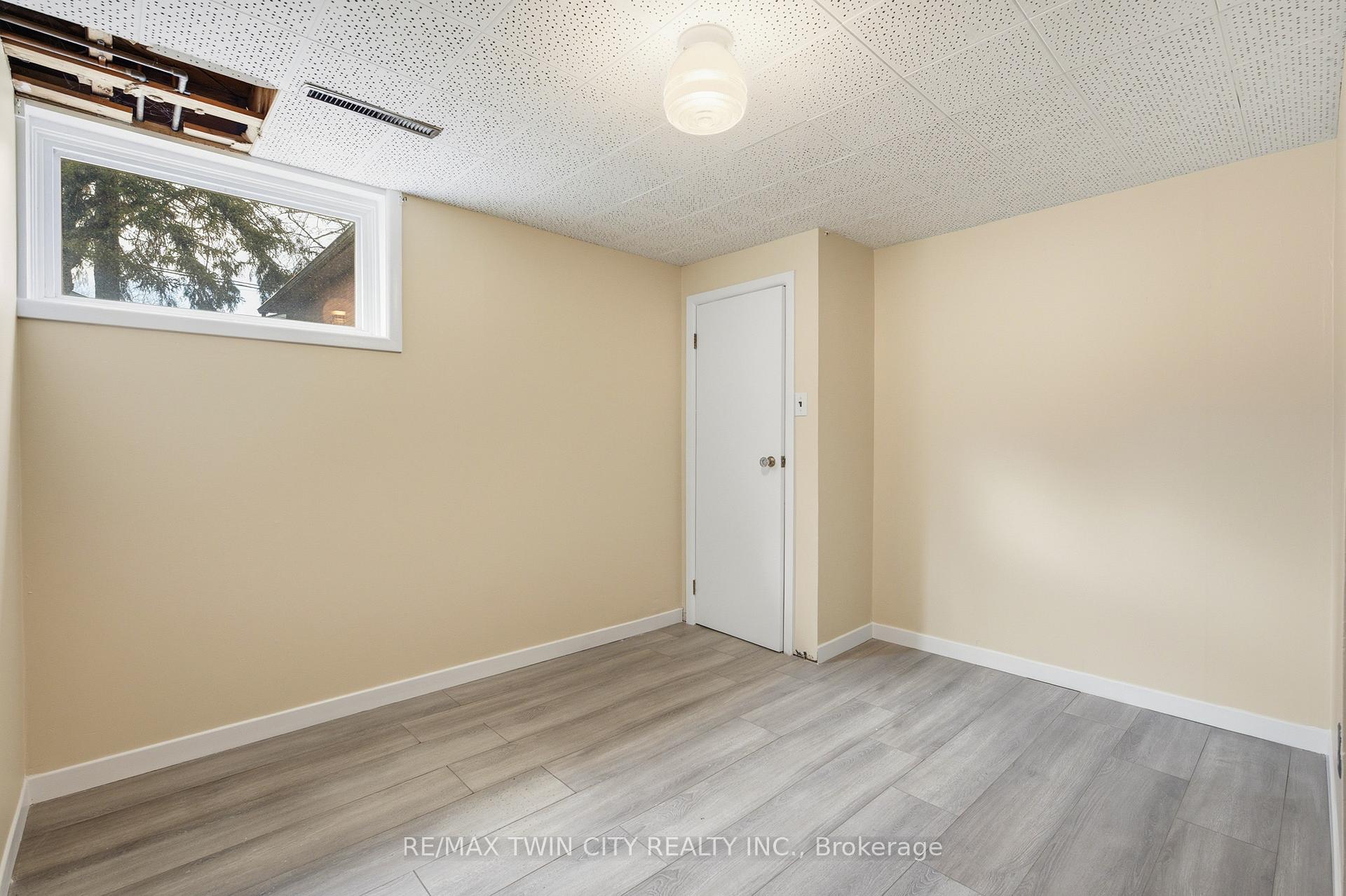 Photo 28 of 58 Lowrey Avenue S, Cambridge, Alison — HOMEH