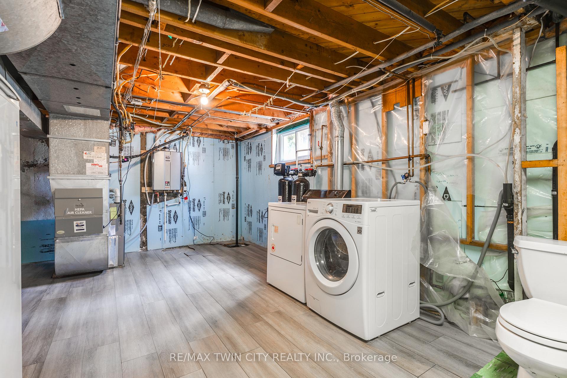 Photo 33 of 58 Lowrey Avenue S, Cambridge, Alison — HOMEH