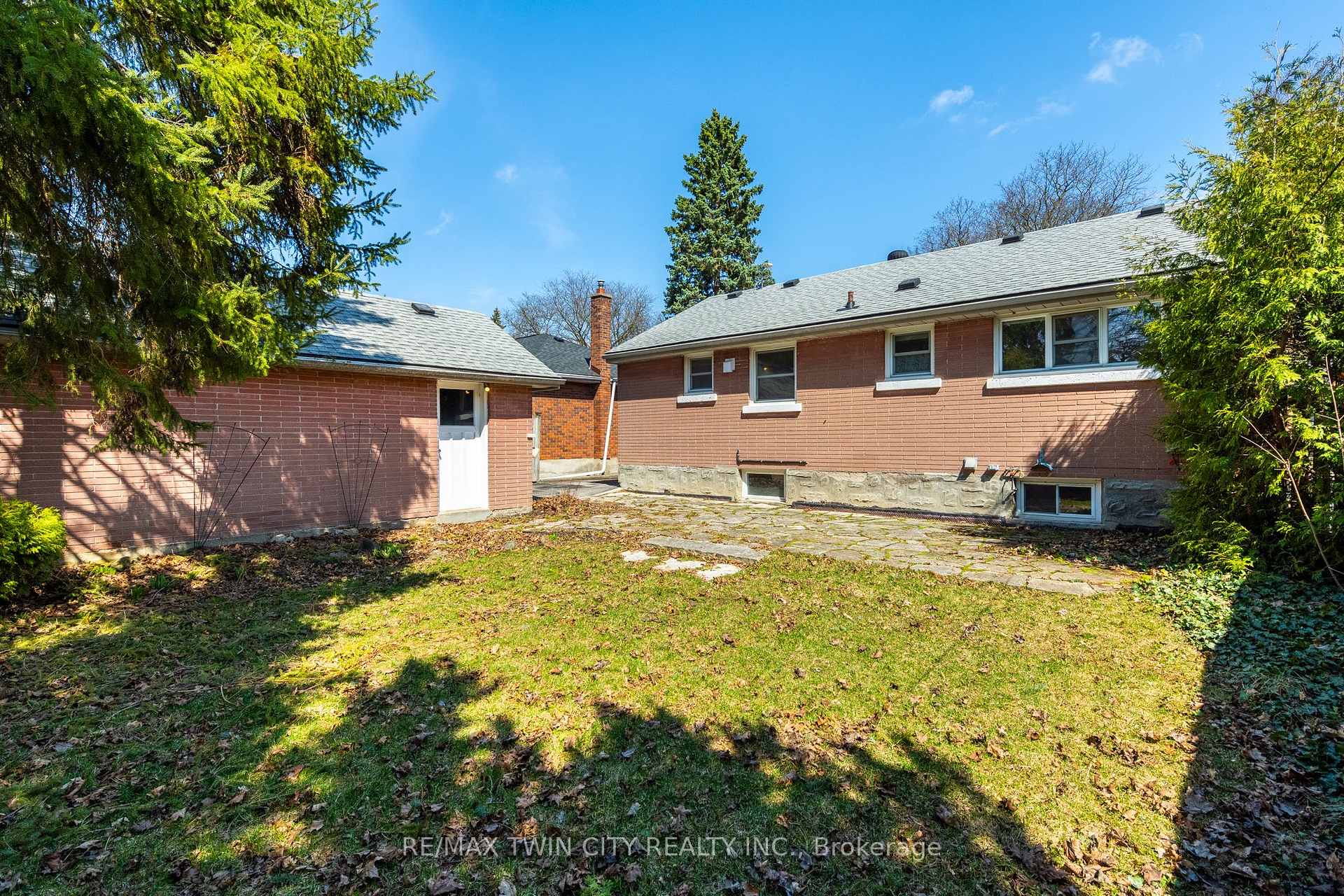 Photo 37 of 58 Lowrey Avenue S, Cambridge, Alison — HOMEH