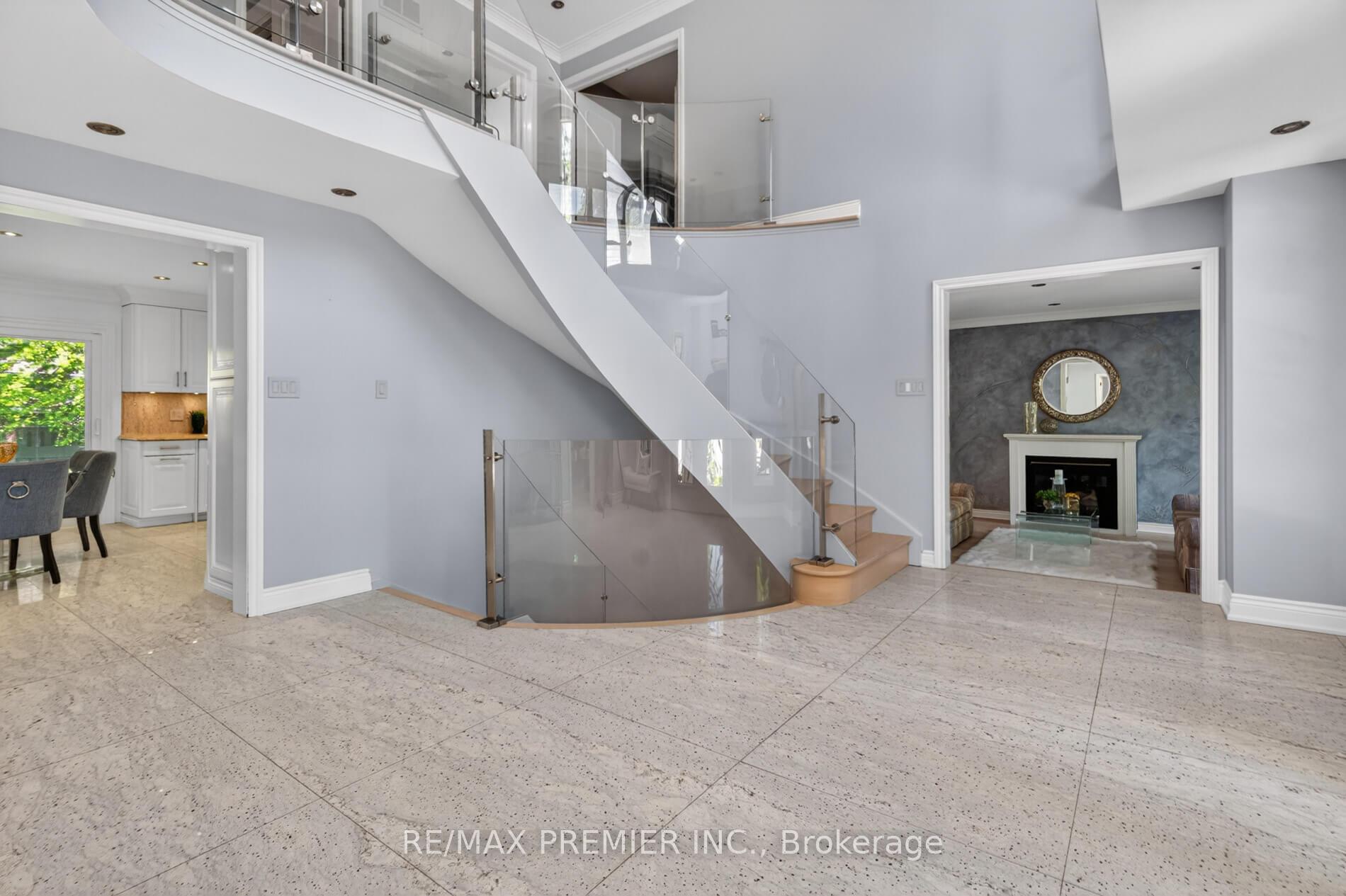 Photo 5 of 35 Lorengate Place, Vaughan, Islington Woods — HOMEH