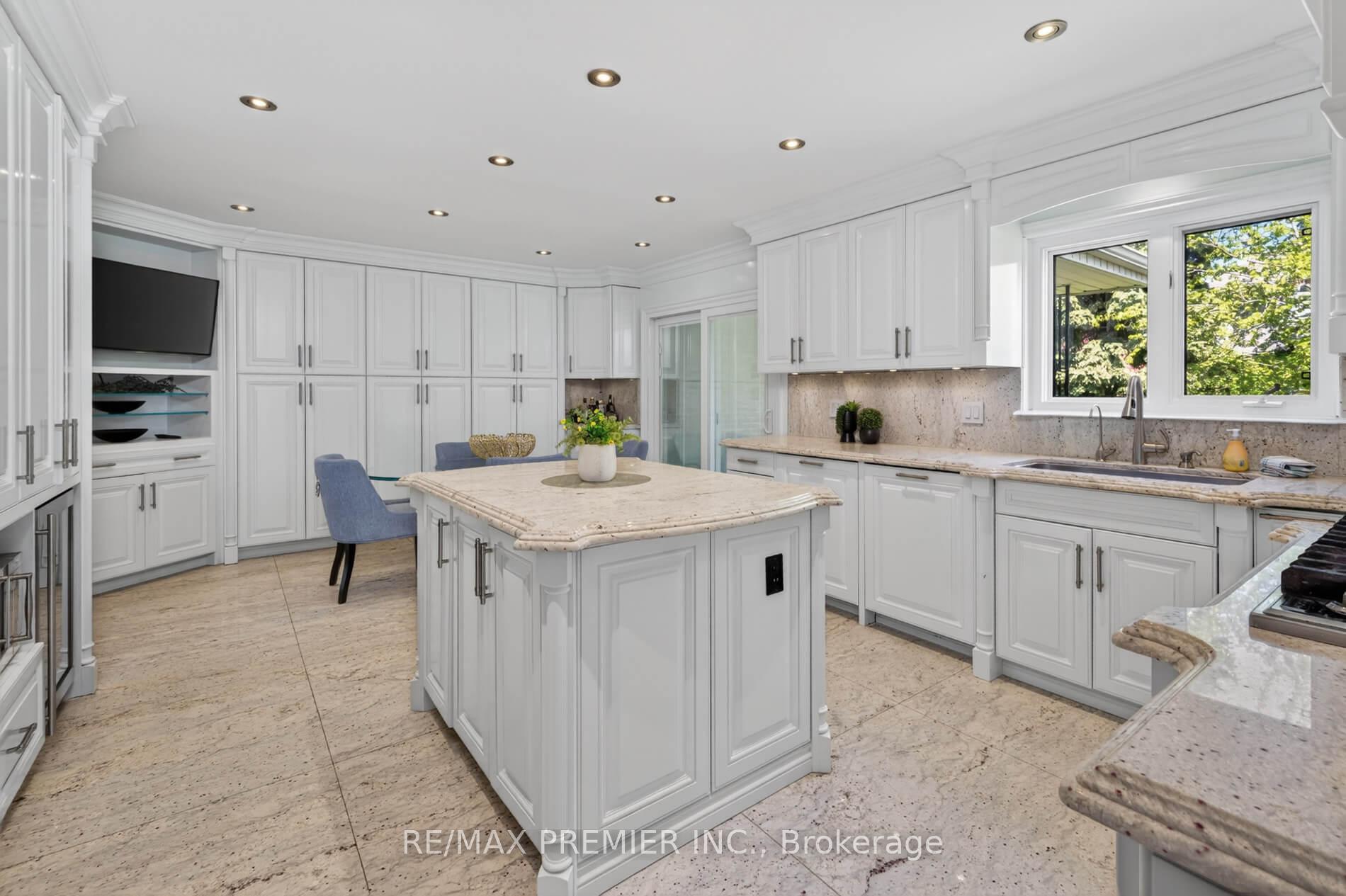 Photo 10 of 35 Lorengate Place, Vaughan, Islington Woods — HOMEH