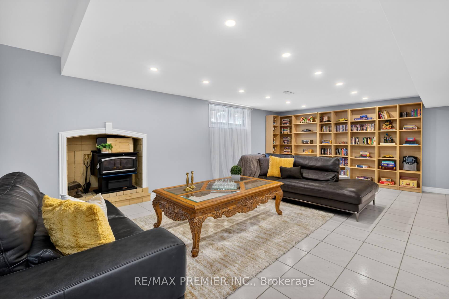 Photo 28 of 35 Lorengate Place, Vaughan, Islington Woods — HOMEH