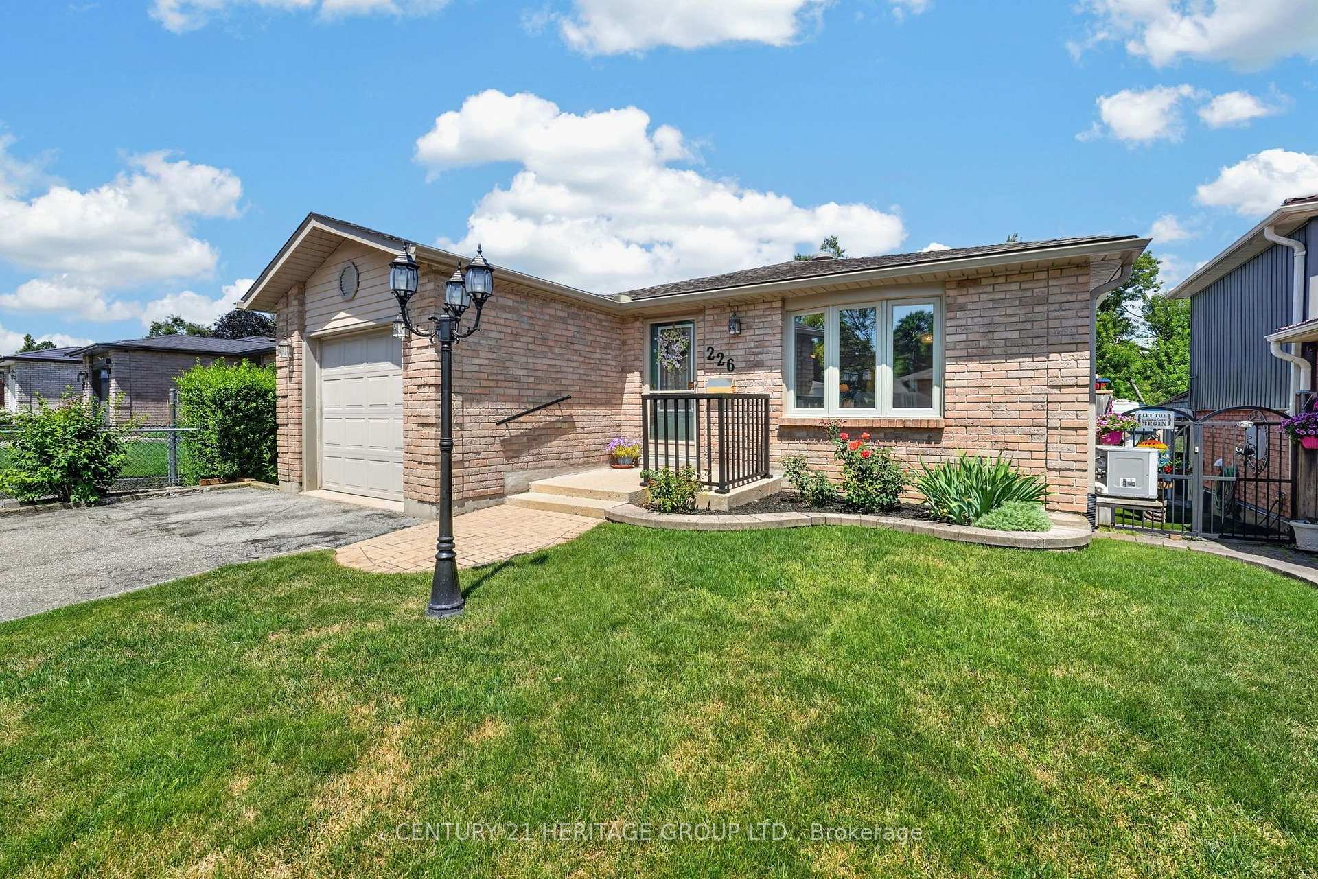 Photo 1 of 226 Lillian Crescent, Barrie, Sunnidale — HOMEH