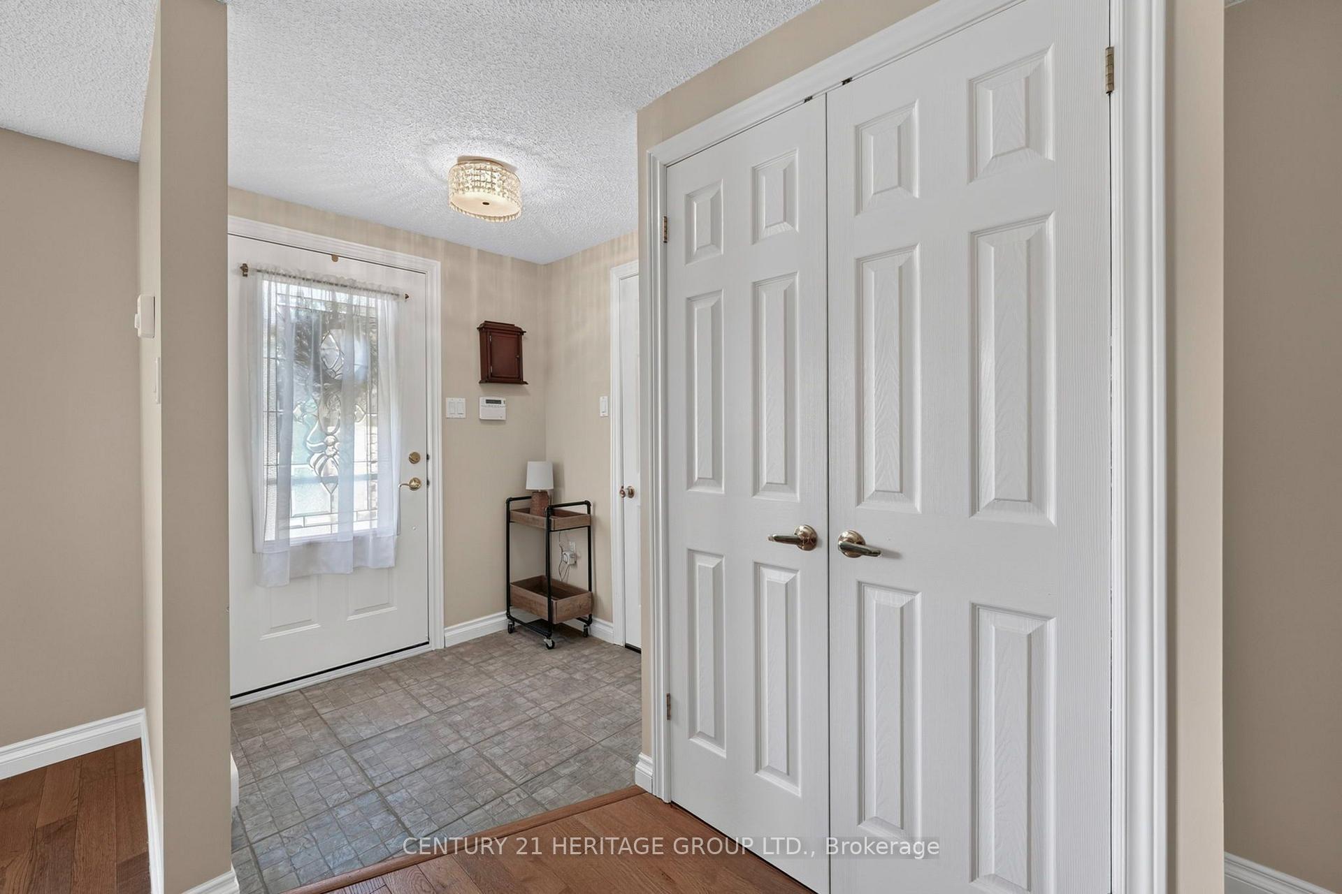 Photo 2 of 226 Lillian Crescent, Barrie, Sunnidale — HOMEH