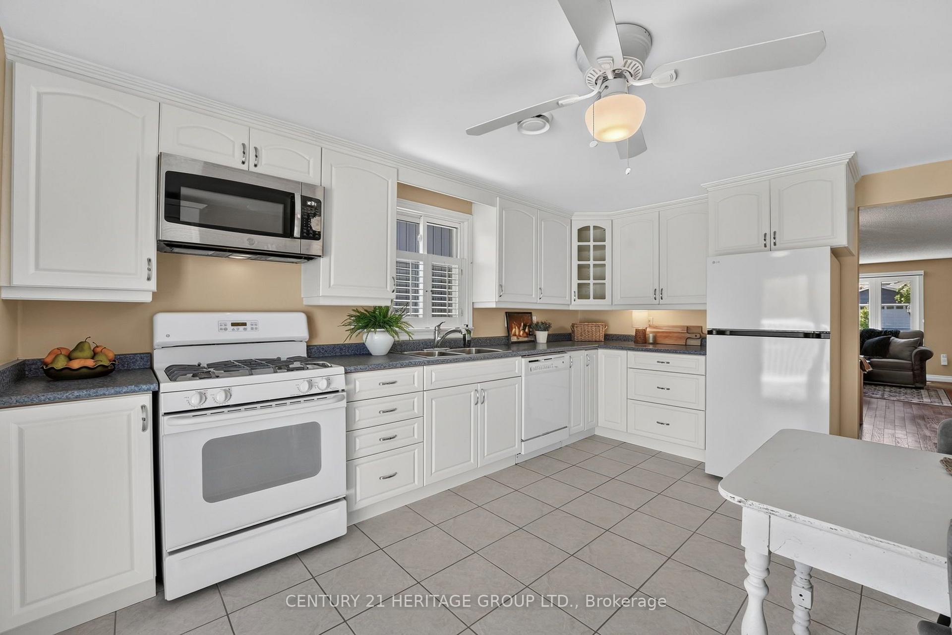 Photo 9 of 226 Lillian Crescent, Barrie, Sunnidale — HOMEH