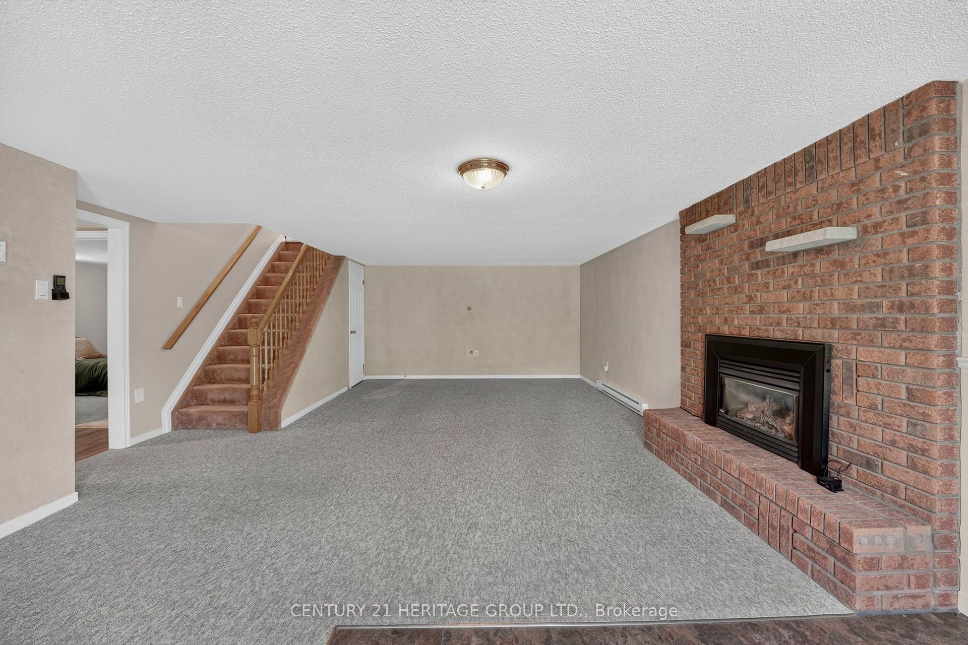 Photo 20 of 226 Lillian Crescent, Barrie, Sunnidale — HOMEH