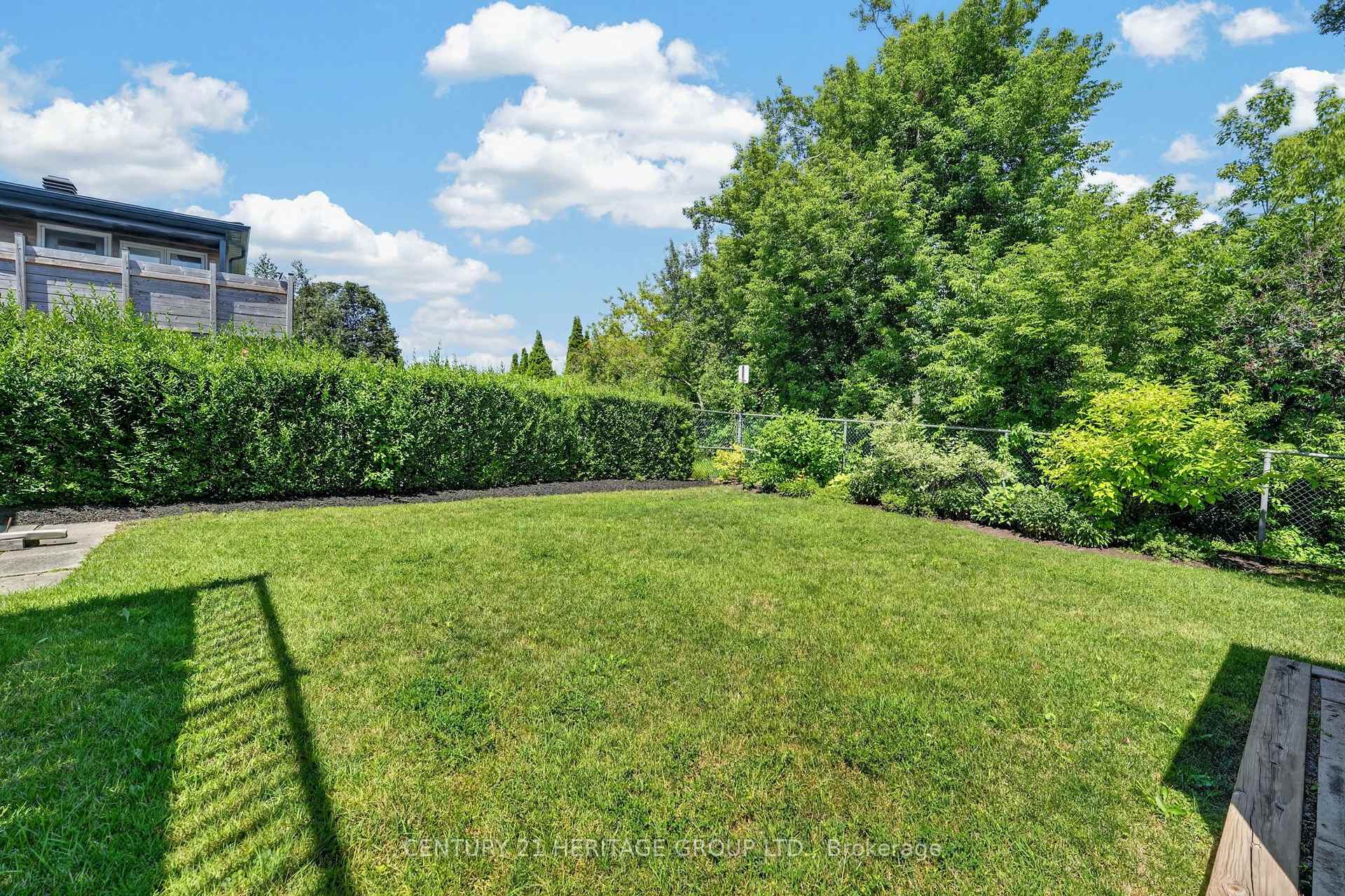 Photo 26 of 226 Lillian Crescent, Barrie, Sunnidale — HOMEH