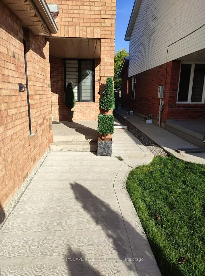 Photo 12 of 11 Trammell Lane, Brampton, Fletcher's West — HOMEH