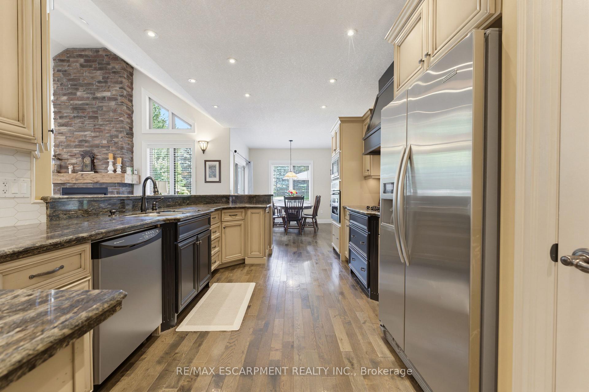 Photo 7 of 60 Donjon Boulevard, Norfolk, Port Dover — HOMEH