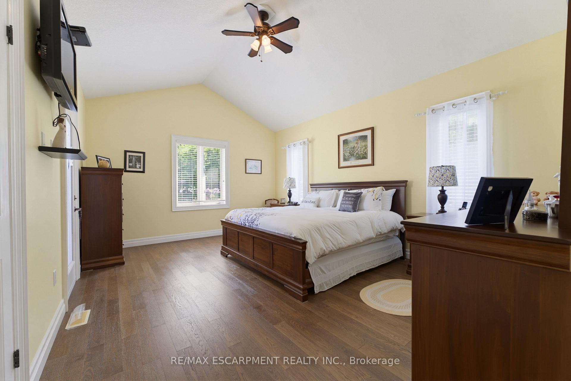 Photo 10 of 60 Donjon Boulevard, Norfolk, Port Dover — HOMEH