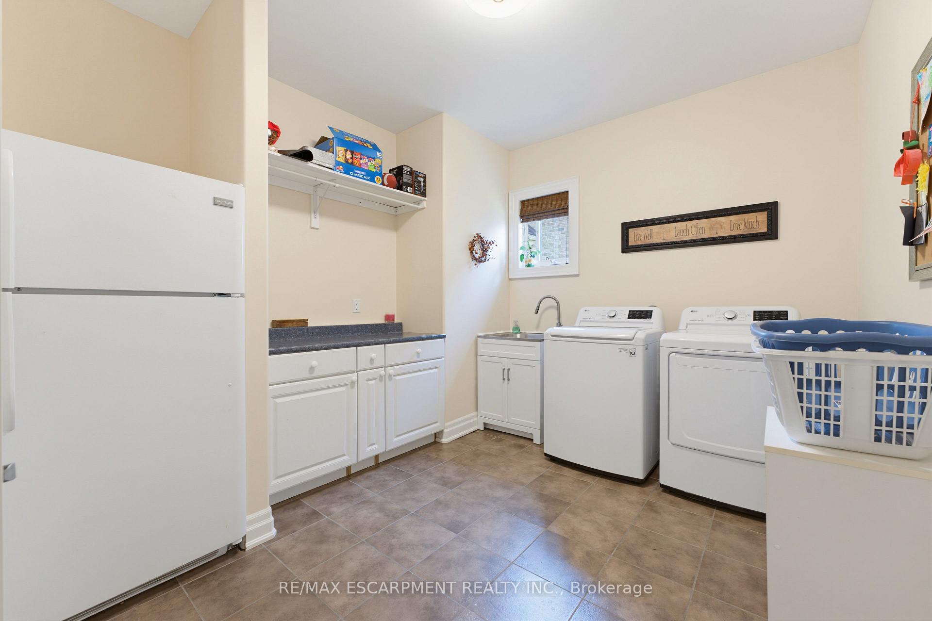 Photo 16 of 60 Donjon Boulevard, Norfolk, Port Dover — HOMEH