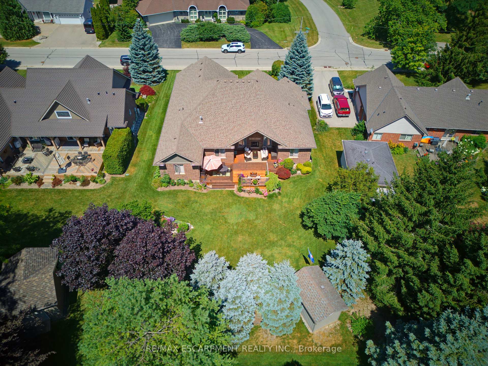 Photo 34 of 60 Donjon Boulevard, Norfolk, Port Dover — HOMEH