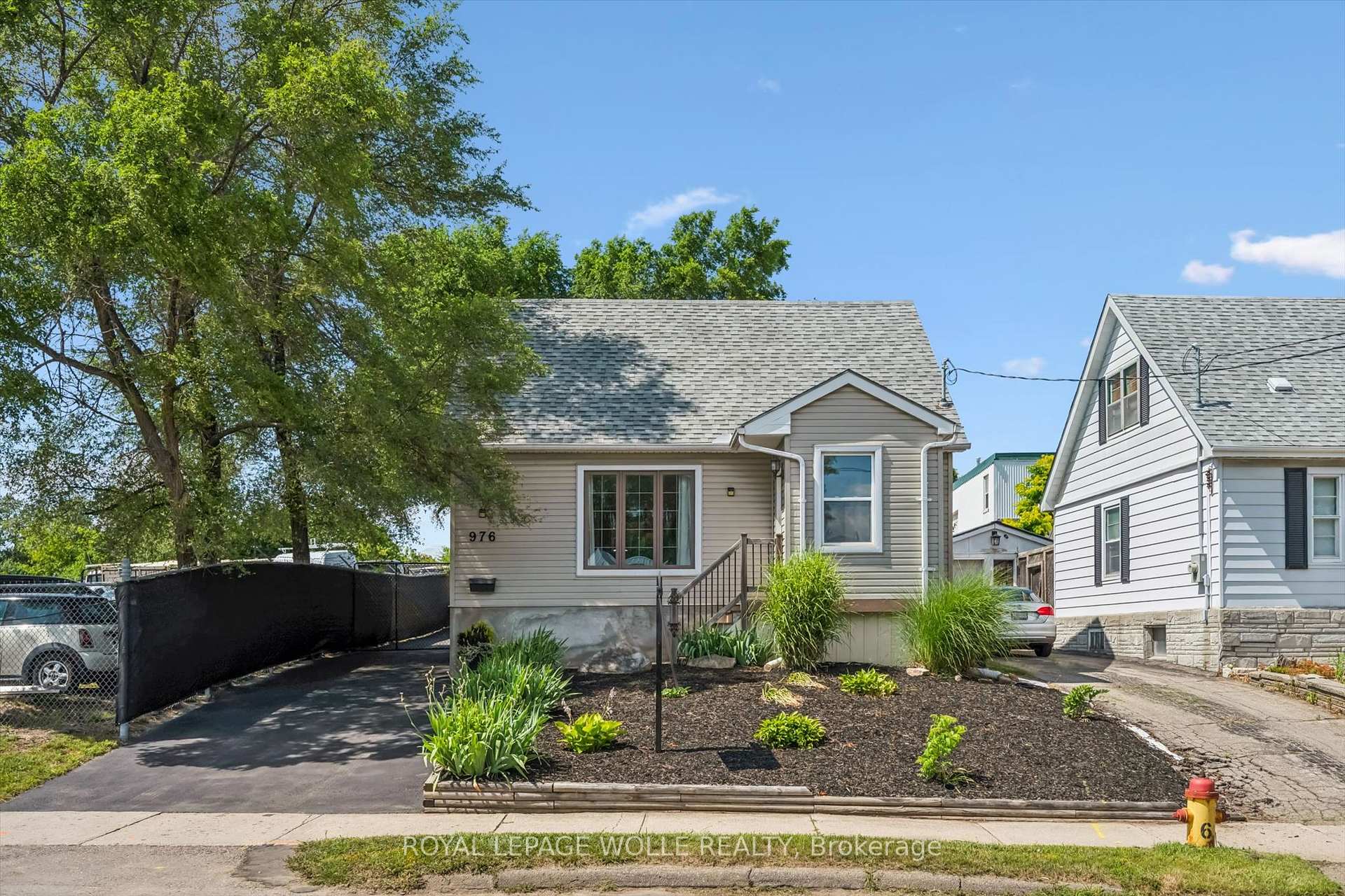 Photo 2 of 976 Guelph Street, Kitchener, Northward — HOMEH