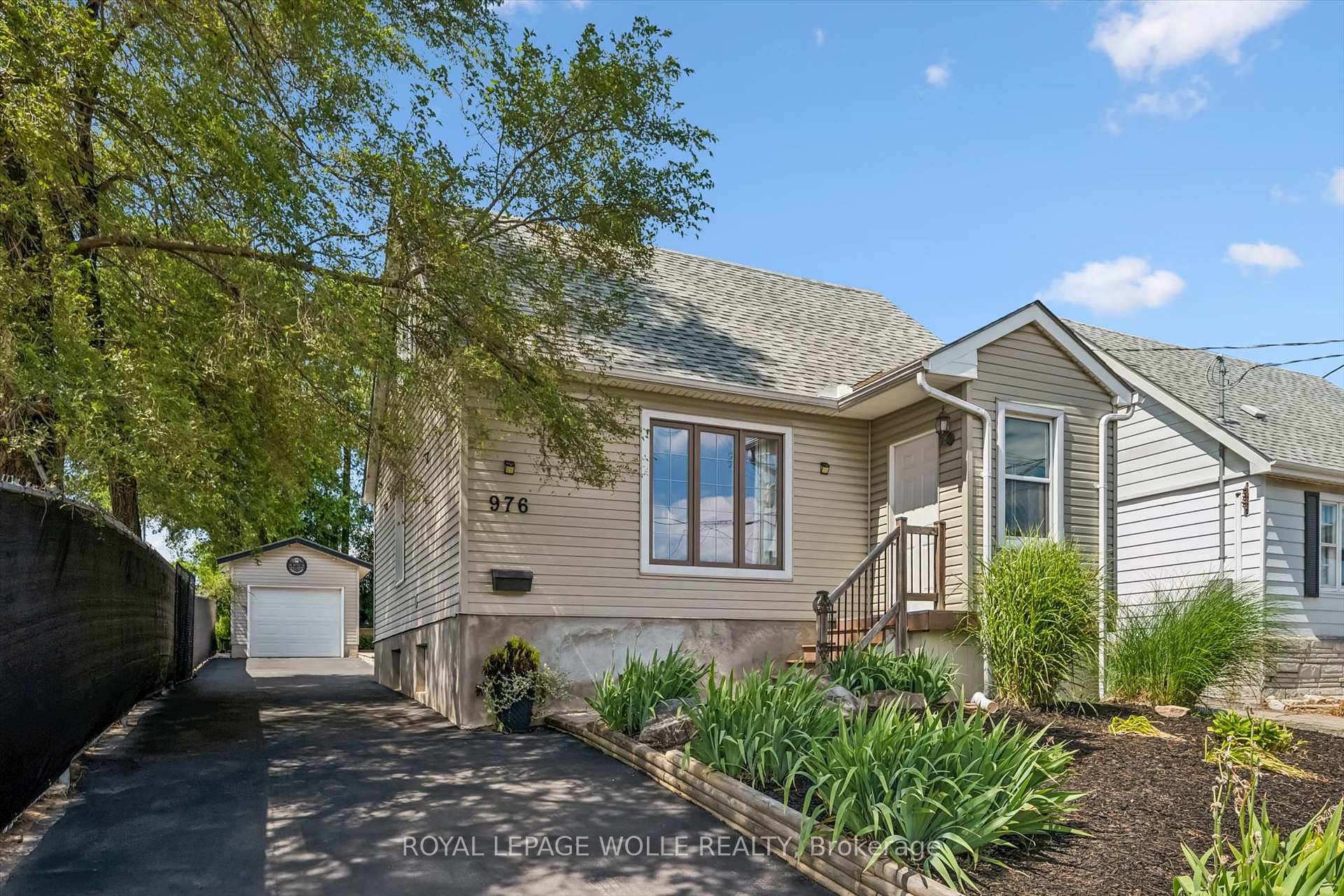 Photo 3 of 976 Guelph Street, Kitchener, Northward — HOMEH