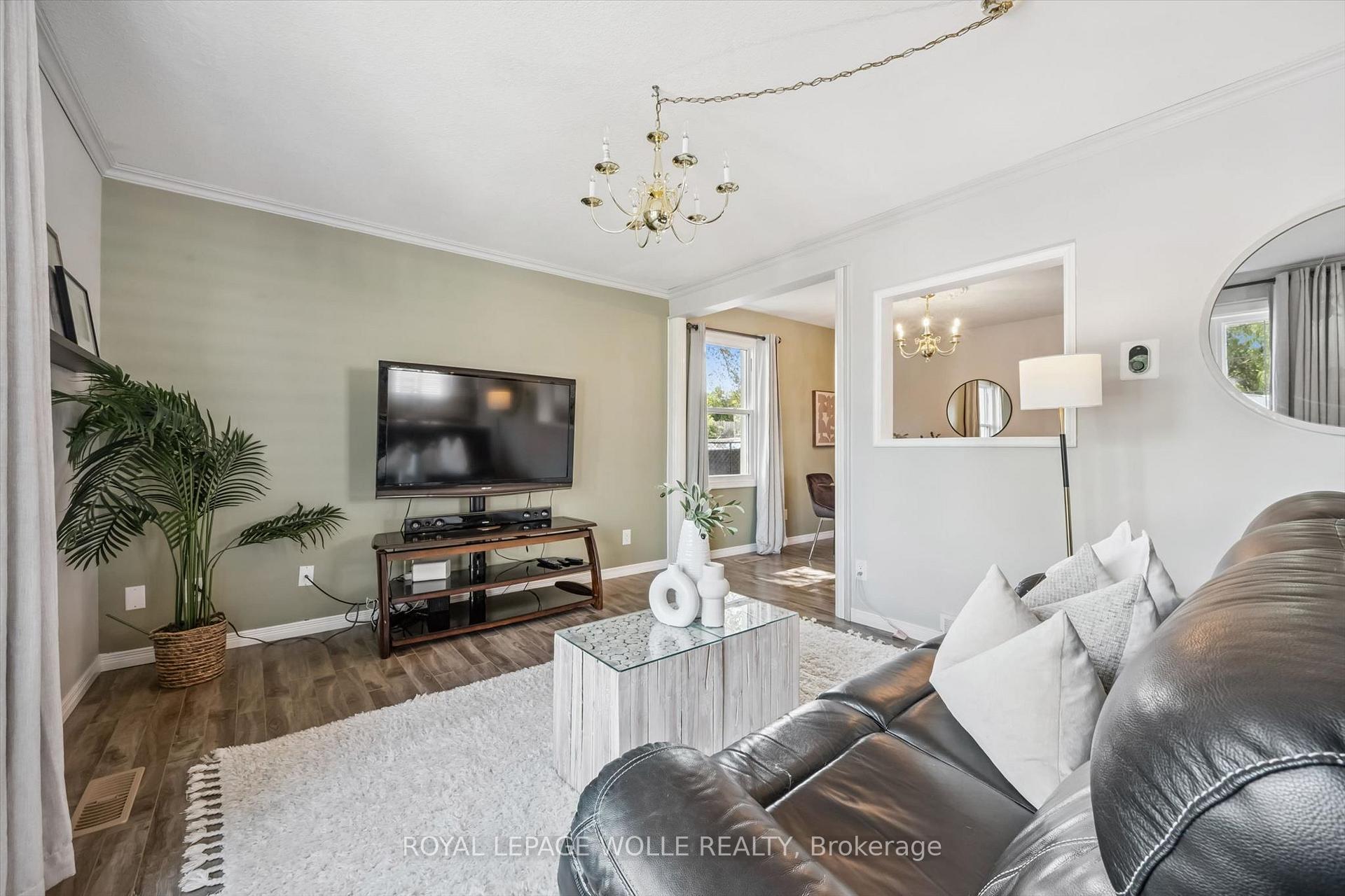 Photo 5 of 976 Guelph Street, Kitchener, Northward — HOMEH