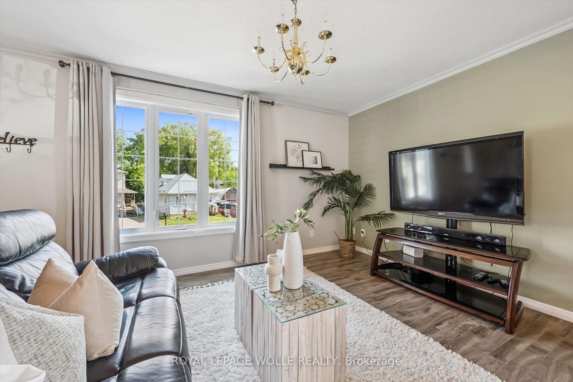 Photo 6 of 976 Guelph Street, Kitchener, Northward — HOMEH