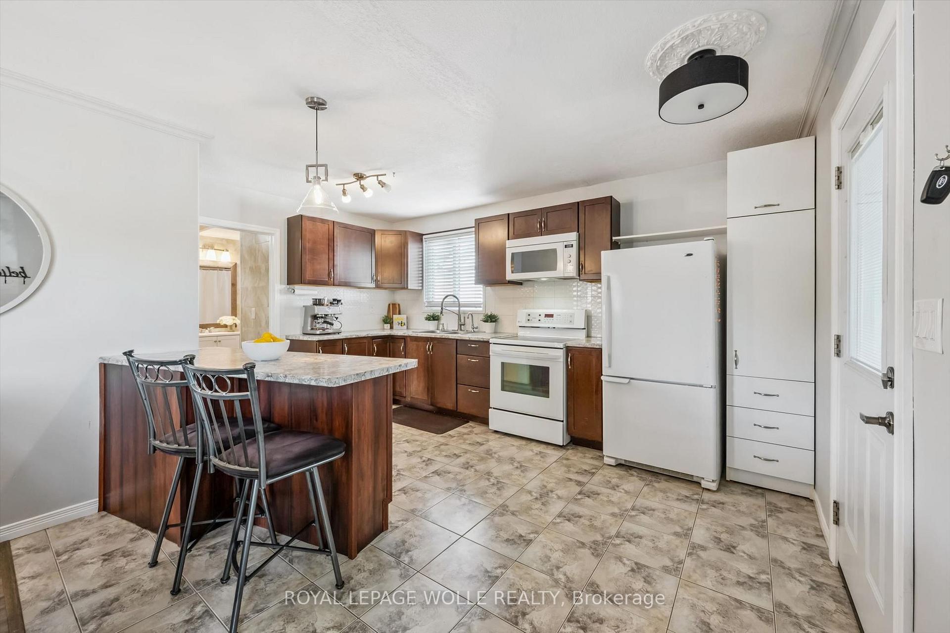 Photo 9 of 976 Guelph Street, Kitchener, Northward — HOMEH