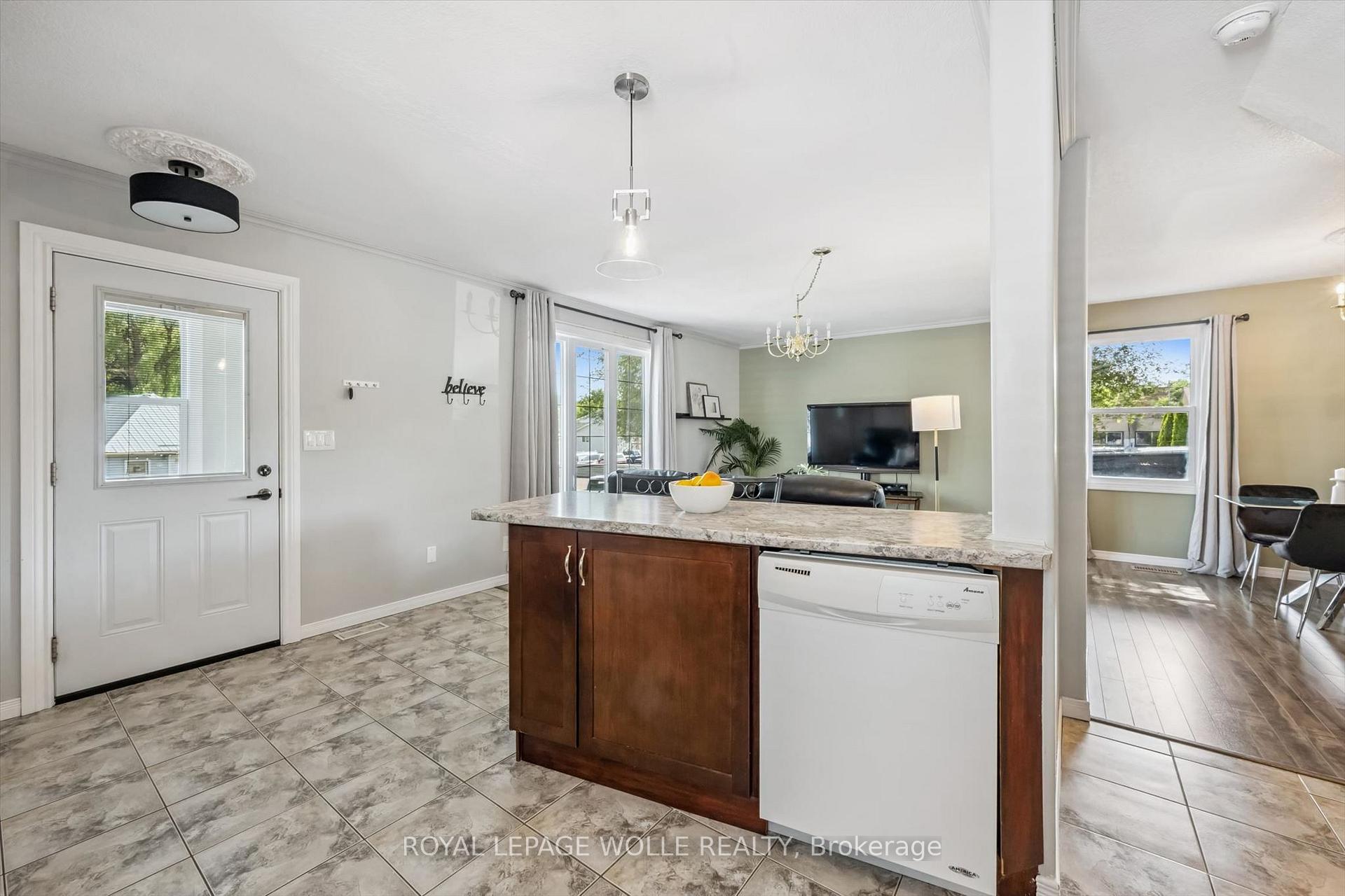 Photo 12 of 976 Guelph Street, Kitchener, Northward — HOMEH