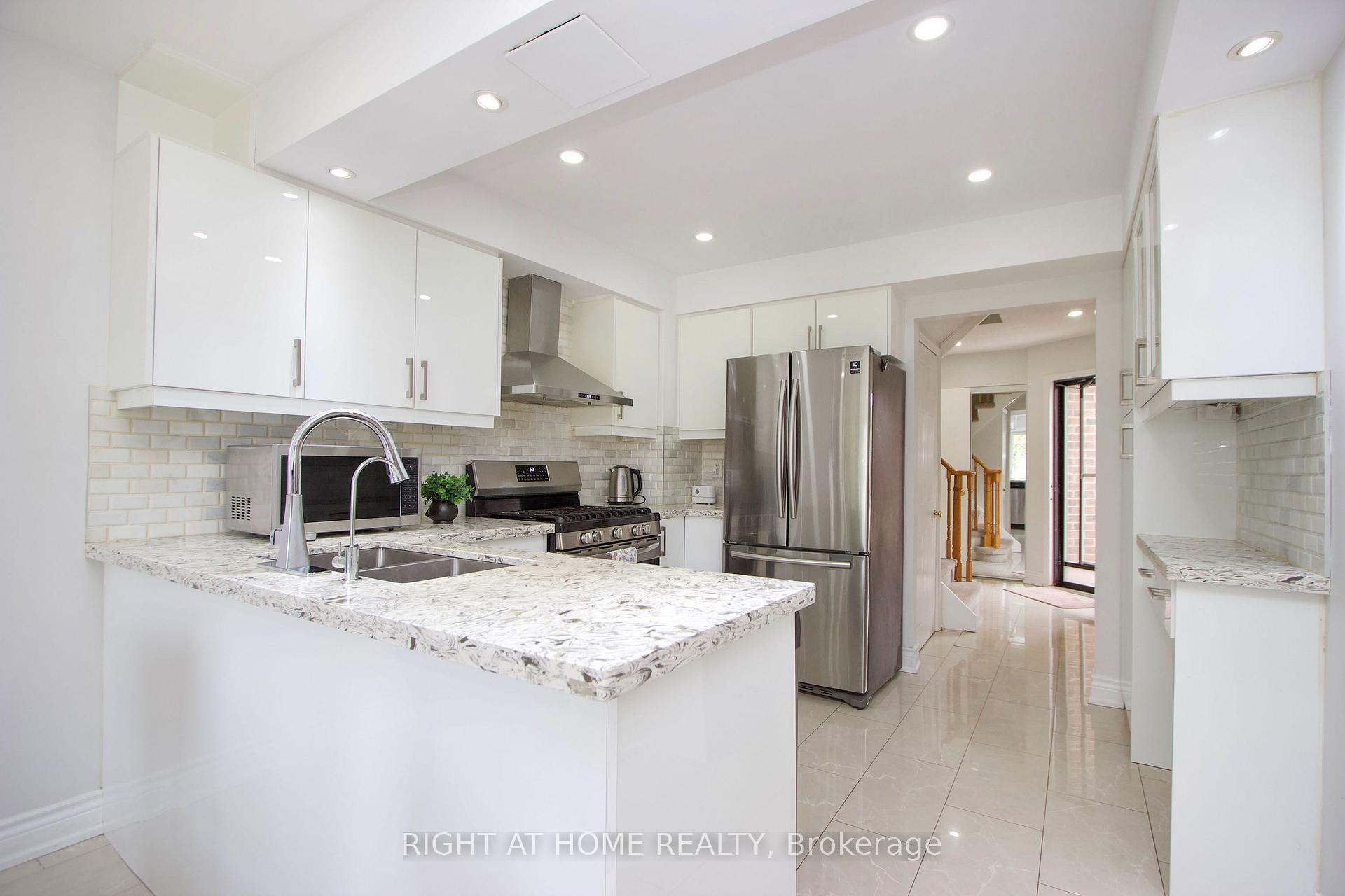 Photo 5 of 865 Attersley Drive, Oshawa, Pinecrest — HOMEH
