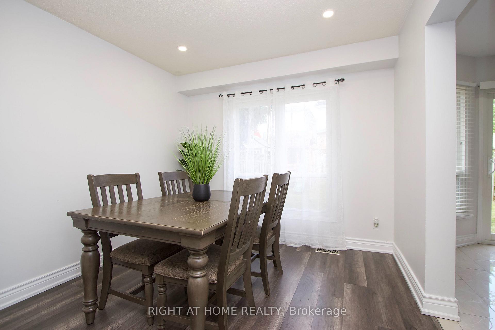 Photo 9 of 865 Attersley Drive, Oshawa, Pinecrest — HOMEH
