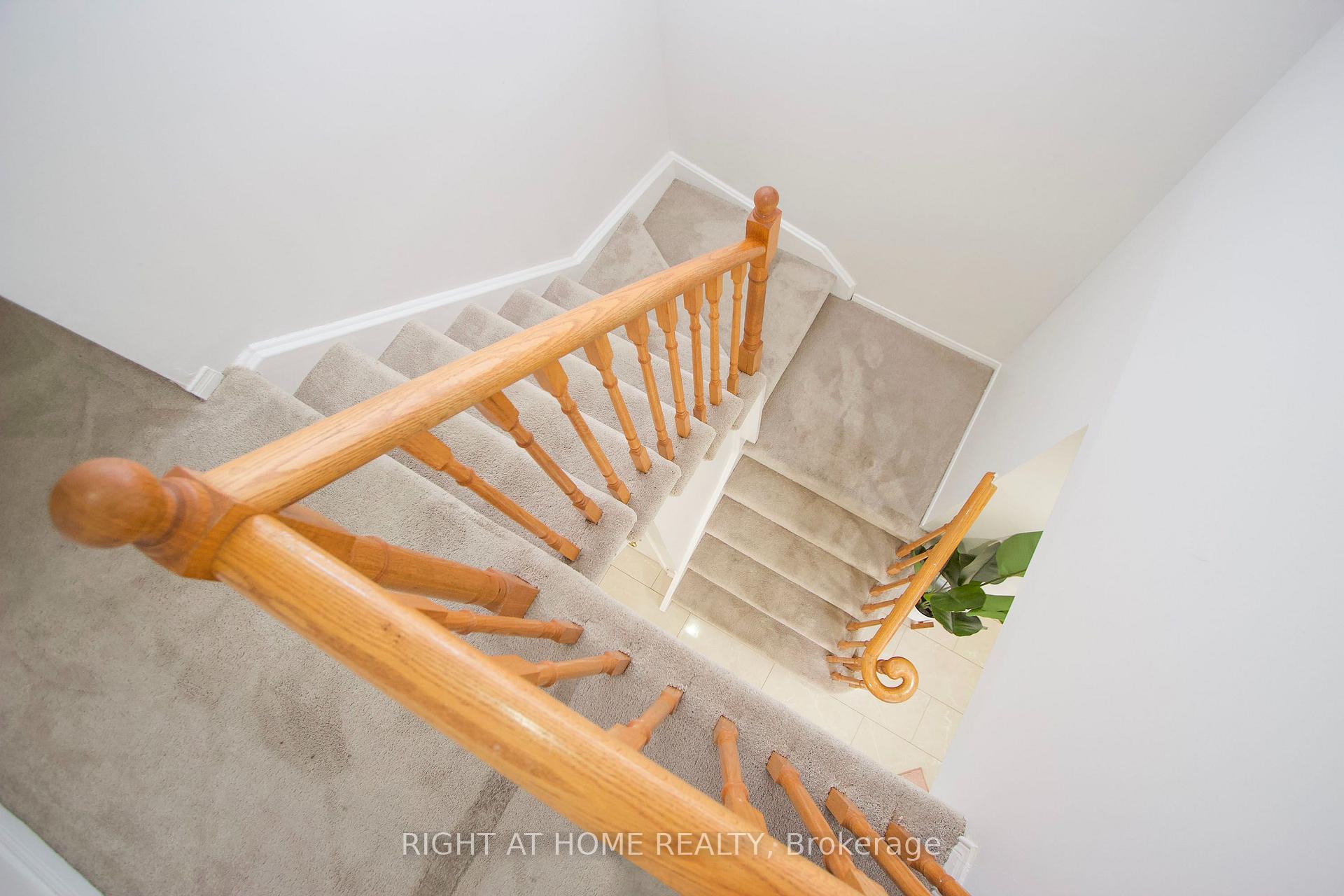 Photo 13 of 865 Attersley Drive, Oshawa, Pinecrest — HOMEH