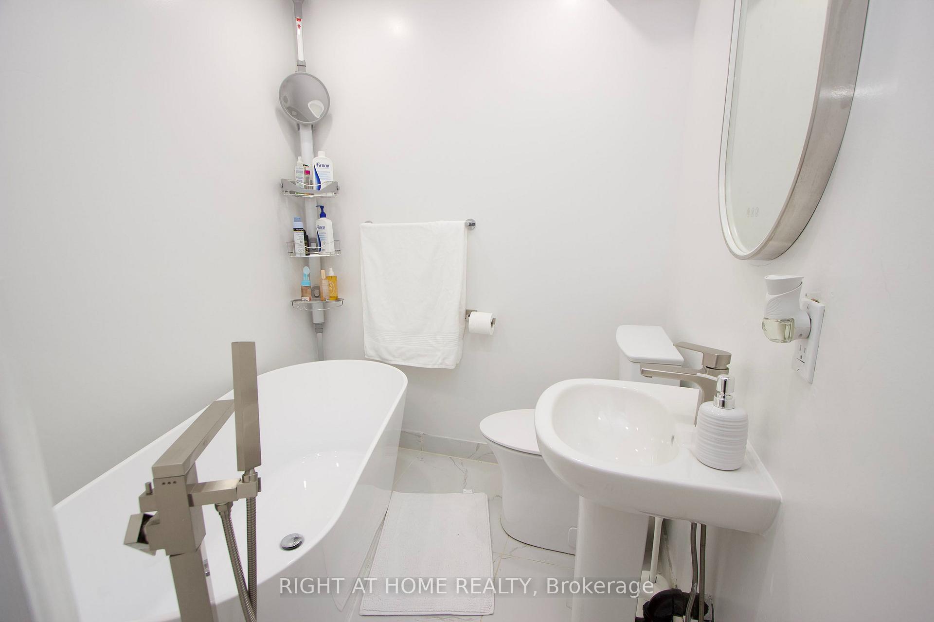 Photo 16 of 865 Attersley Drive, Oshawa, Pinecrest — HOMEH