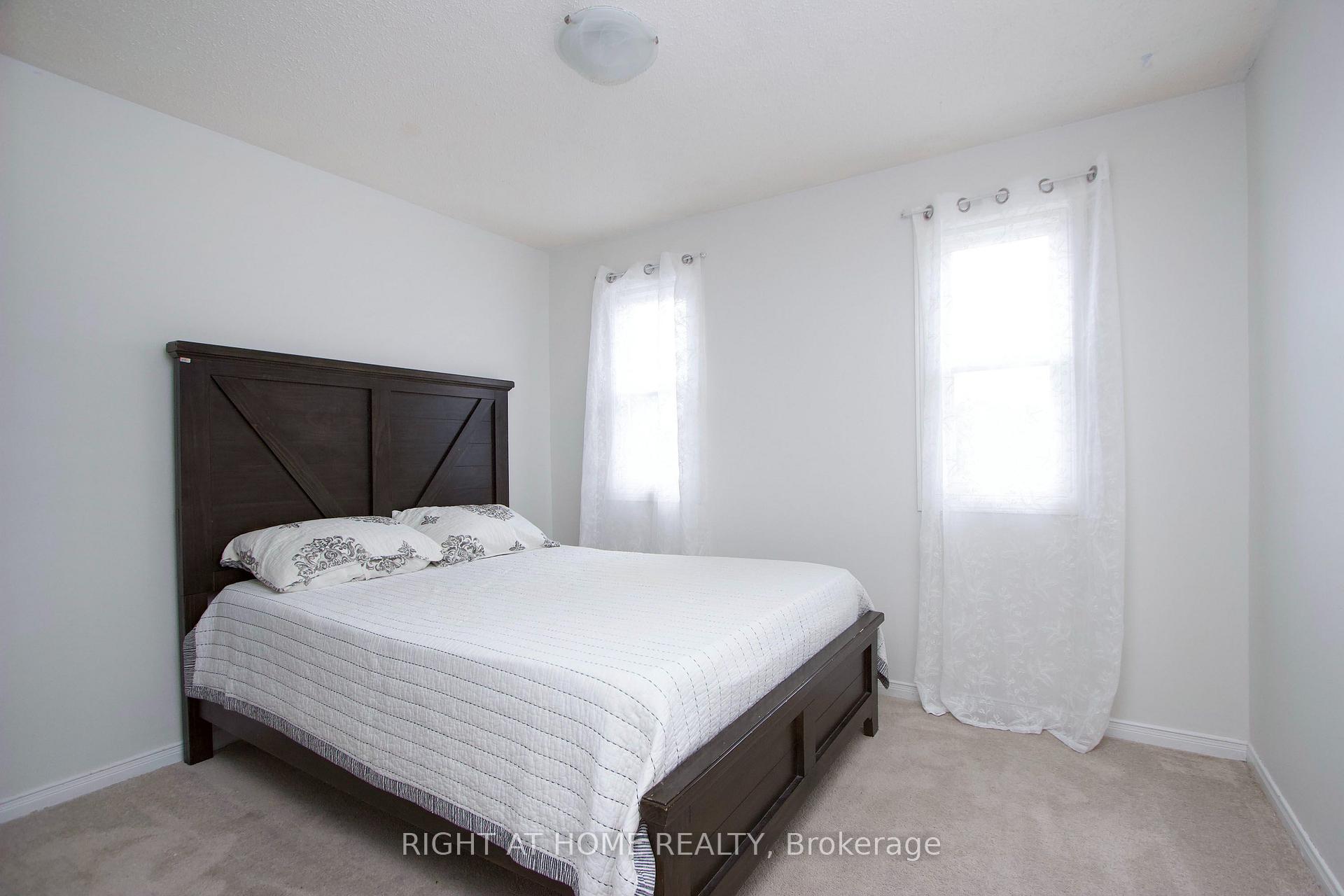 Photo 18 of 865 Attersley Drive, Oshawa, Pinecrest — HOMEH
