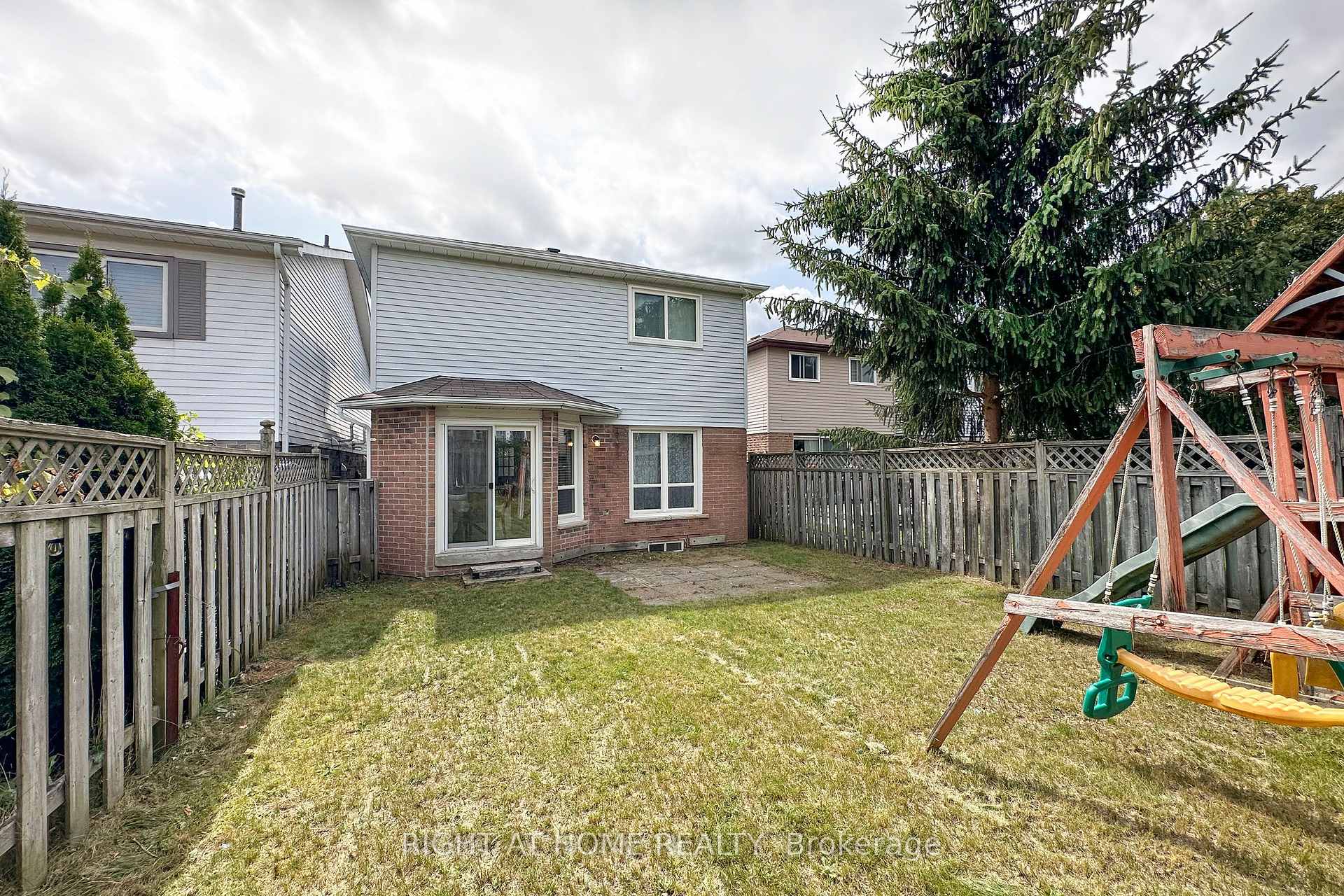 Photo 24 of 865 Attersley Drive, Oshawa, Pinecrest — HOMEH