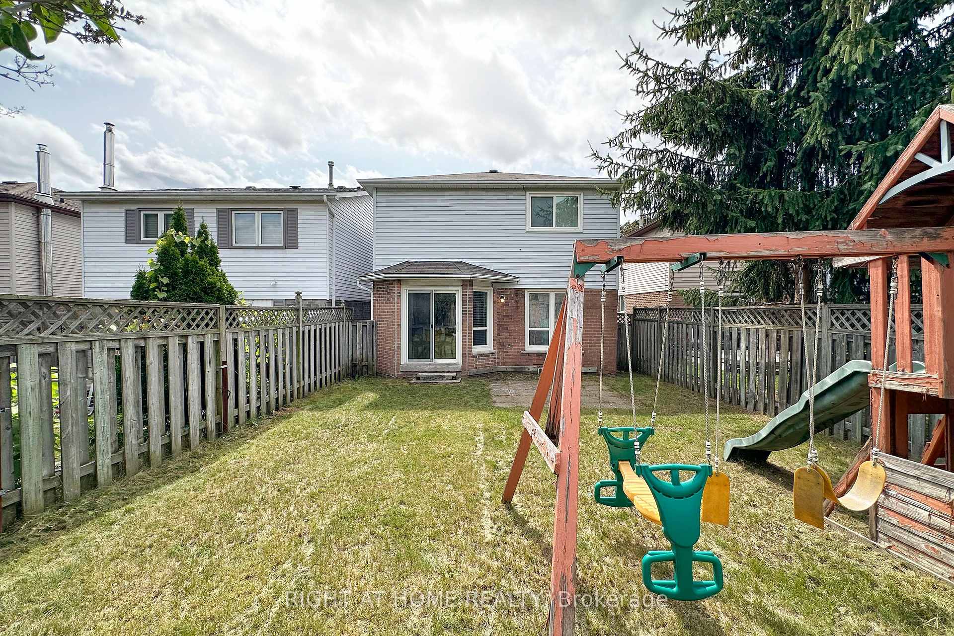 Photo 25 of 865 Attersley Drive, Oshawa, Pinecrest — HOMEH