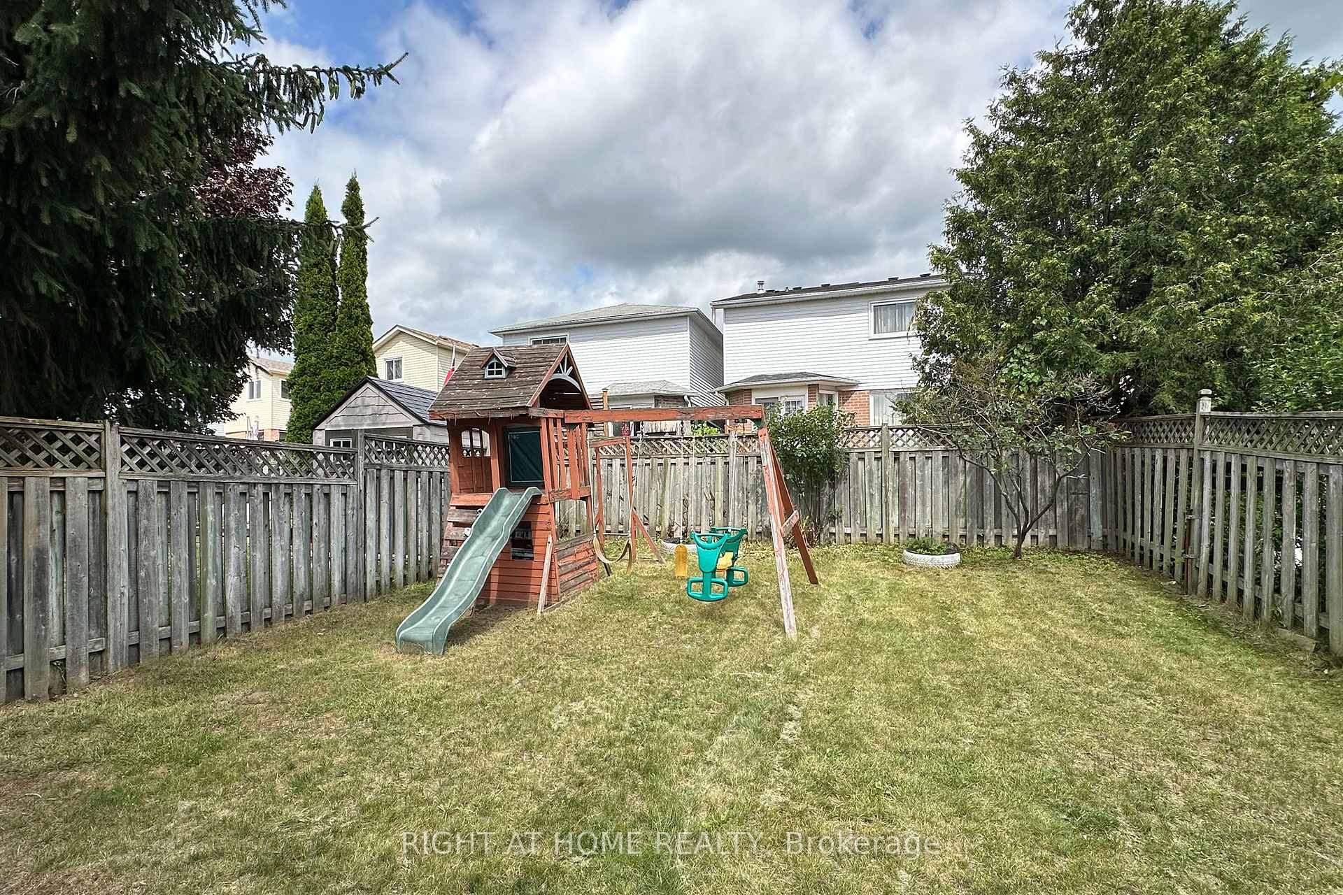 Photo 27 of 865 Attersley Drive, Oshawa, Pinecrest — HOMEH