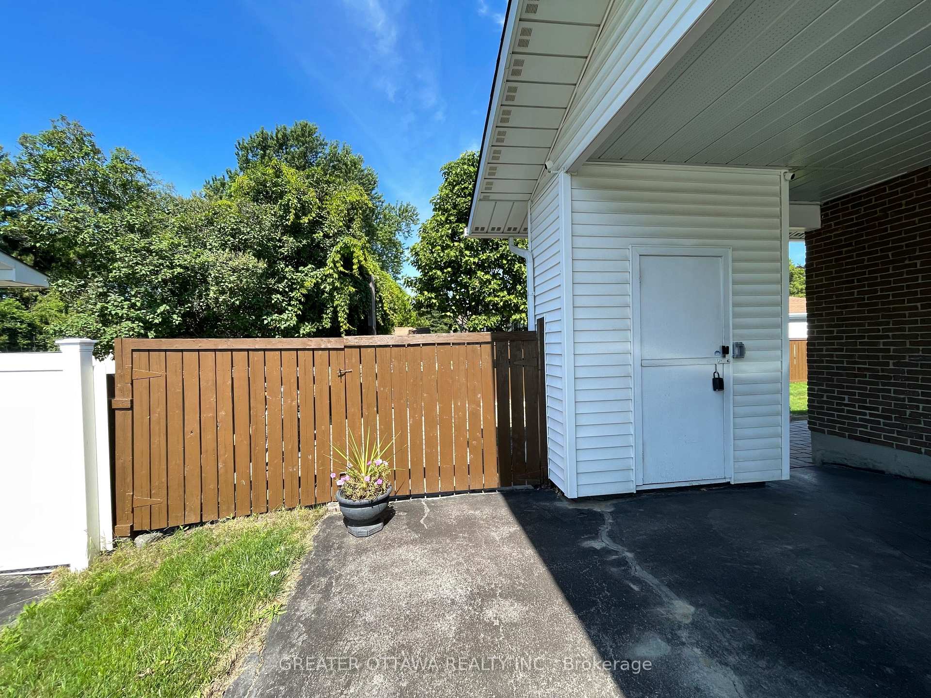 Photo 20 of 139 Abbeyhill Drive, Ottawa, Kanata - Glencairn/Hazeldean — HOMEH