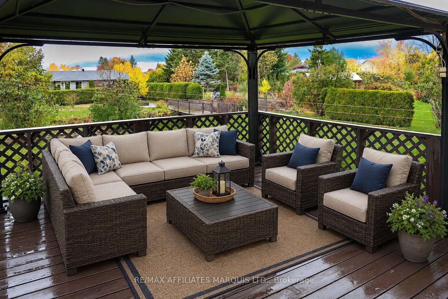 Photo 2 of 28 Fairholme Drive, South Dundas, Morrisburg — HOMEH