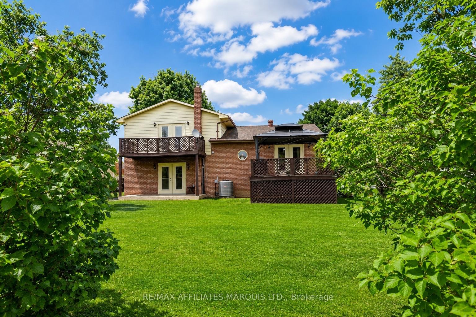 Photo 3 of 28 Fairholme Drive, South Dundas, Morrisburg — HOMEH