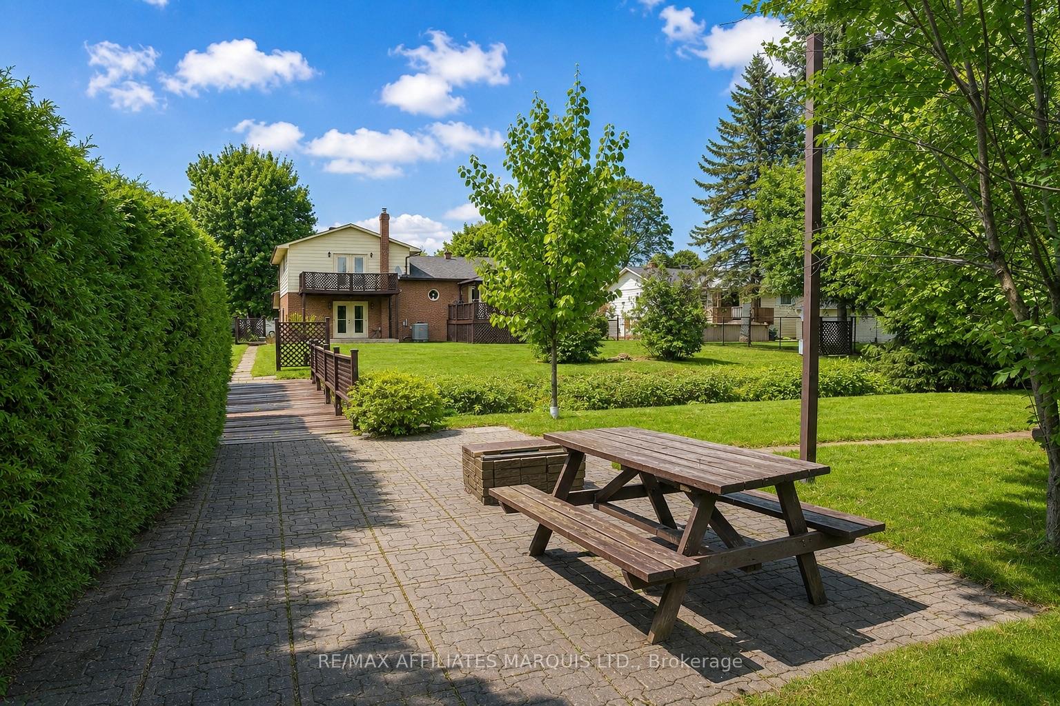 Photo 4 of 28 Fairholme Drive, South Dundas, Morrisburg — HOMEH