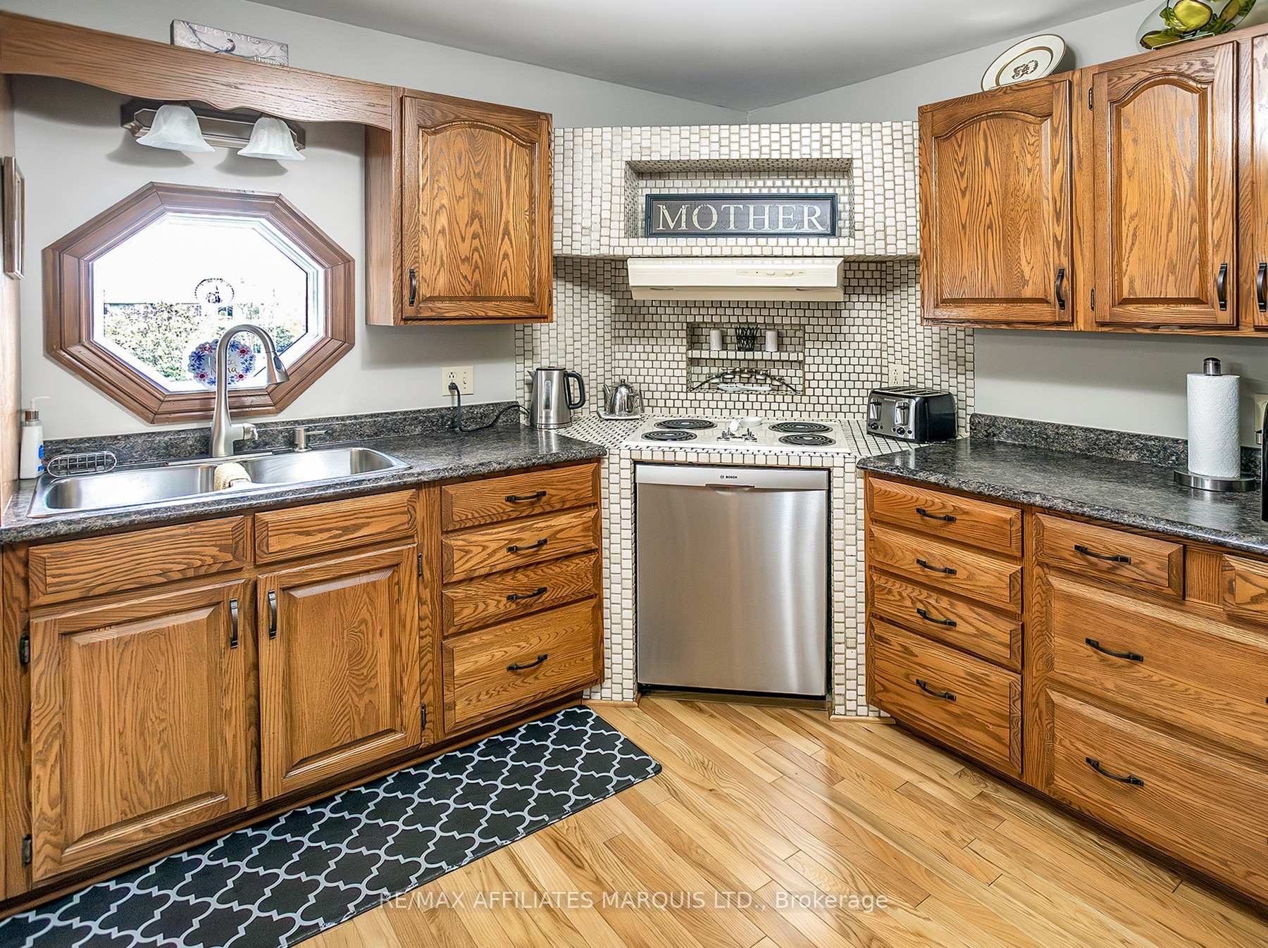 Photo 9 of 28 Fairholme Drive, South Dundas, Morrisburg — HOMEH