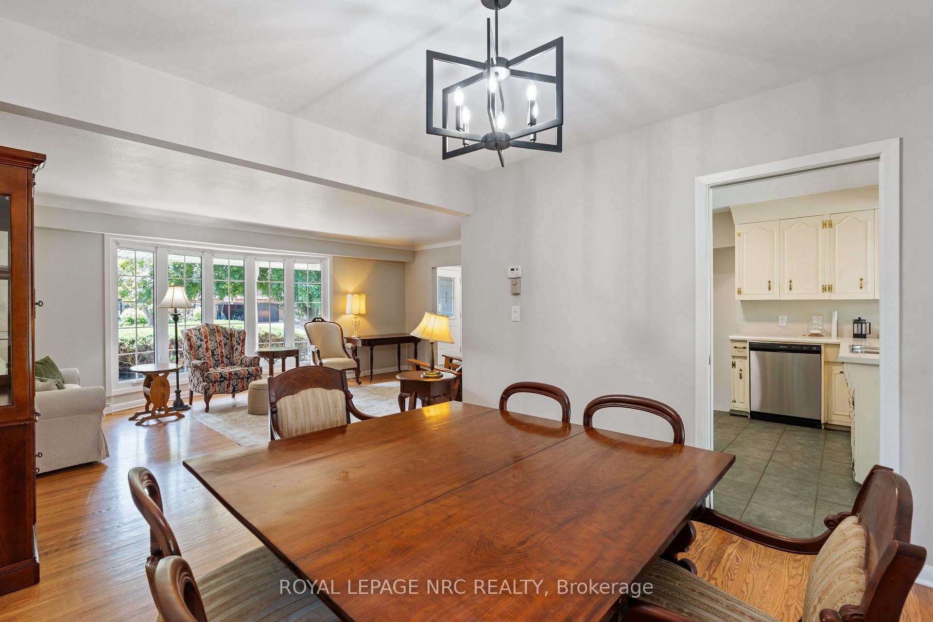 Photo 10 of 245 Riverview Boulevard, St. Catharines, Glendale/Glenridge — HOMEH