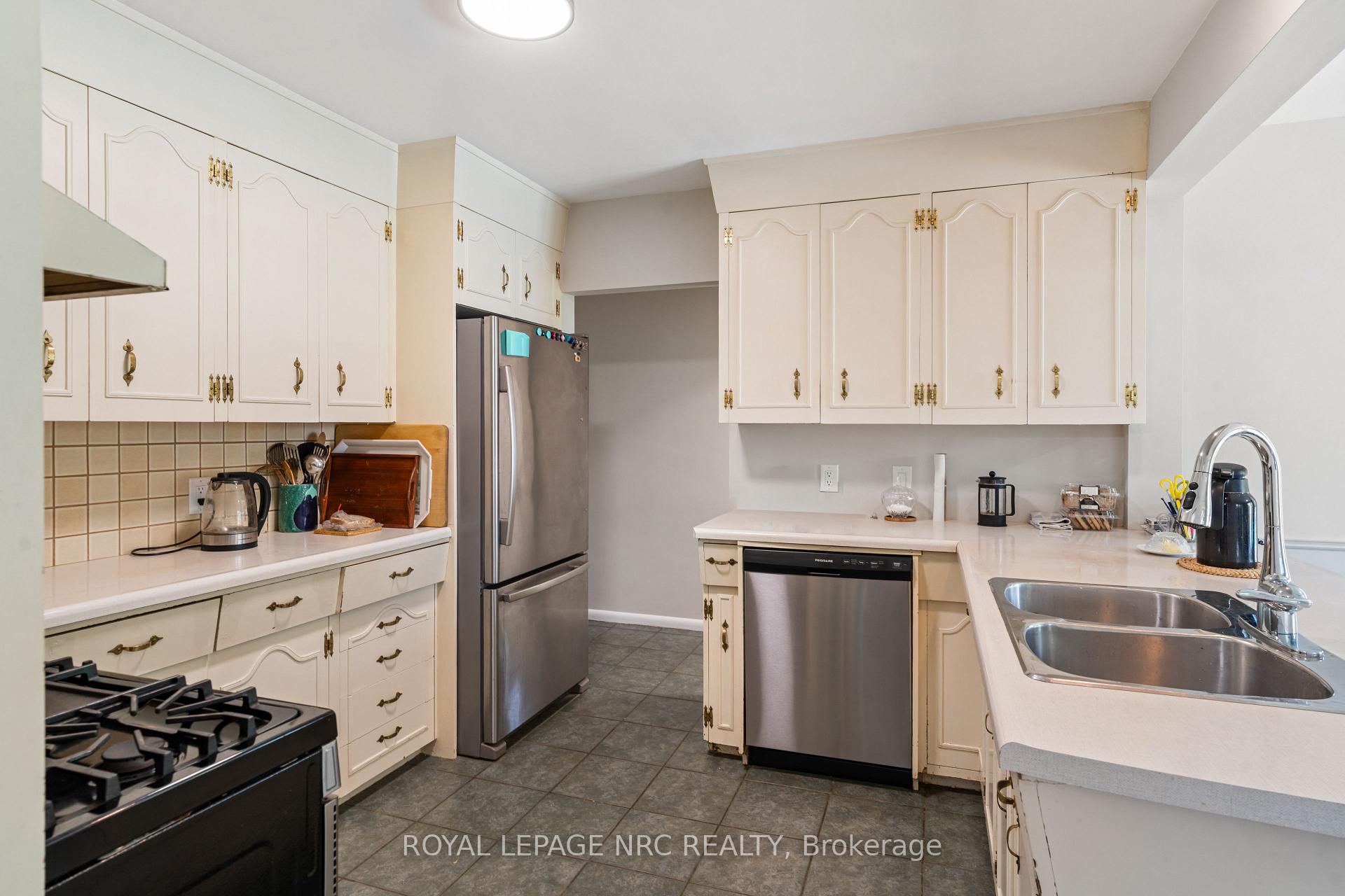 Photo 14 of 245 Riverview Boulevard, St. Catharines, Glendale/Glenridge — HOMEH