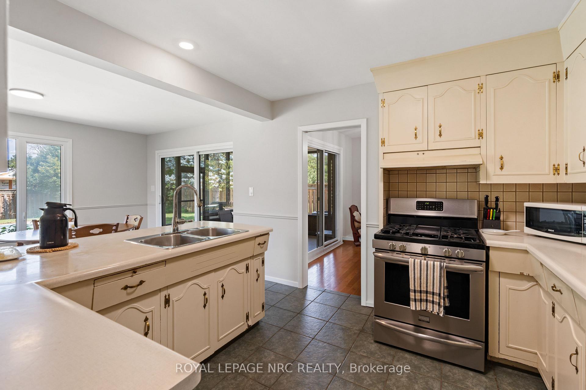 Photo 15 of 245 Riverview Boulevard, St. Catharines, Glendale/Glenridge — HOMEH