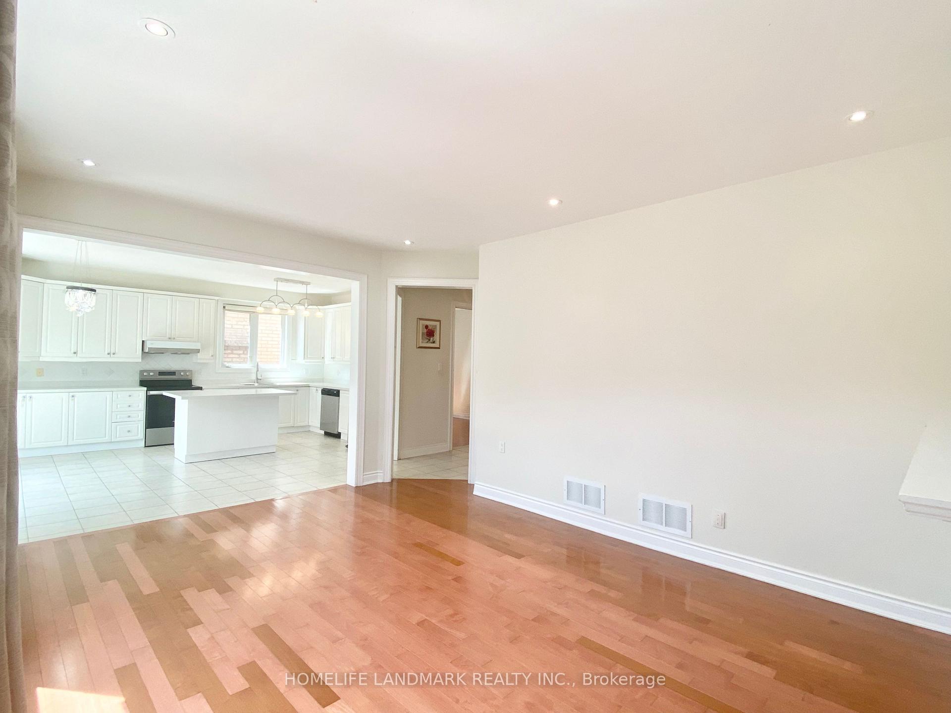 Photo 2 of 315 Weldrick Road, Richmond Hill, Observatory — HOMEH