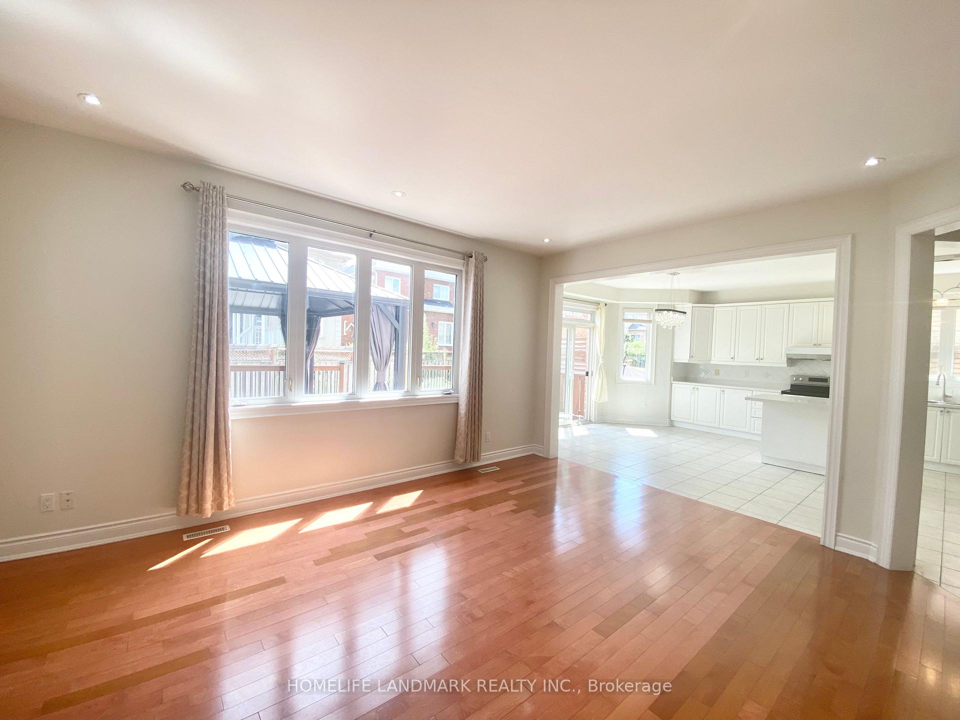 Photo 3 of 315 Weldrick Road, Richmond Hill, Observatory — HOMEH