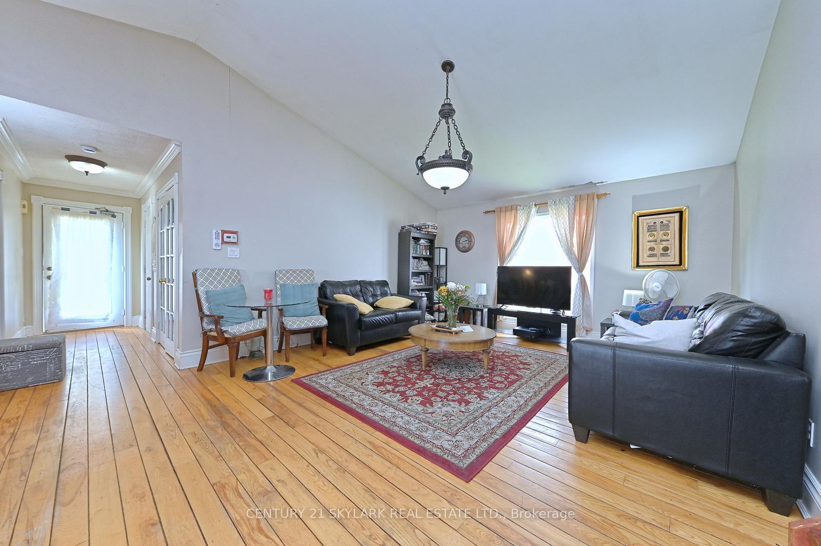 Photo 6 of 1922 Dalhousie Crescent, Oshawa, Samac — HOMEH