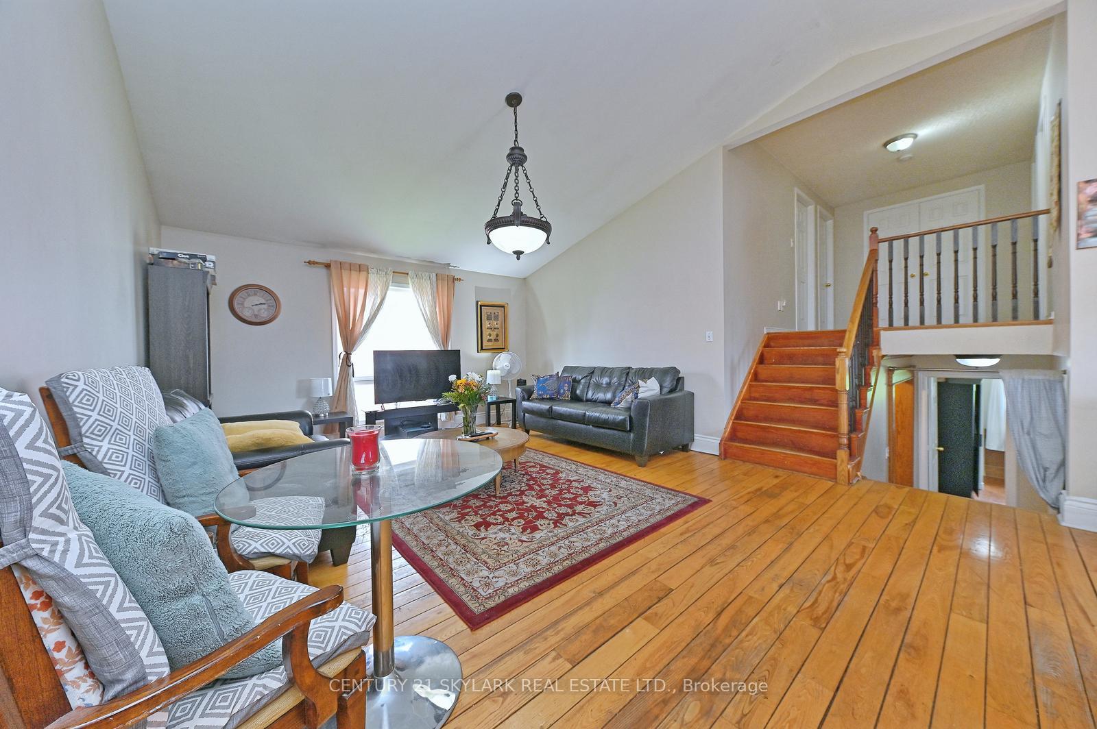Photo 7 of 1922 Dalhousie Crescent, Oshawa, Samac — HOMEH