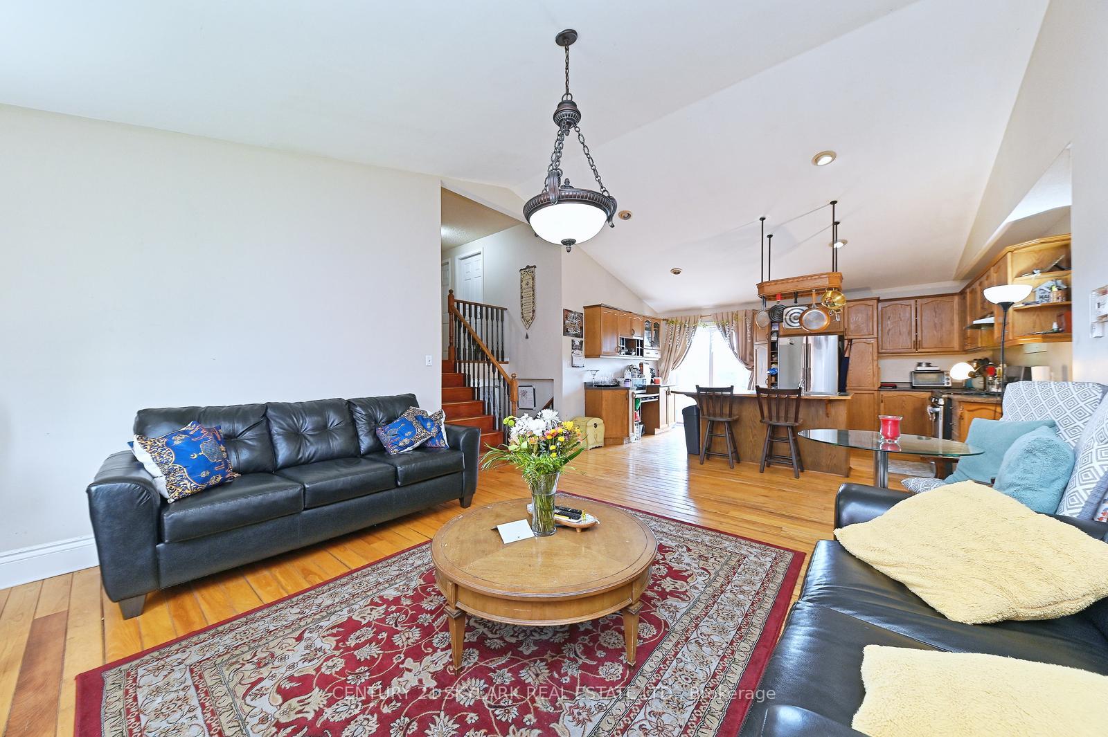 Photo 9 of 1922 Dalhousie Crescent, Oshawa, Samac — HOMEH