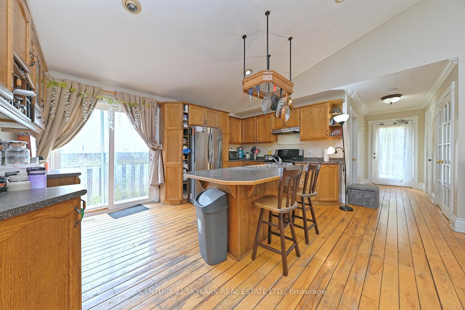 Photo 12 of 1922 Dalhousie Crescent, Oshawa, Samac — HOMEH