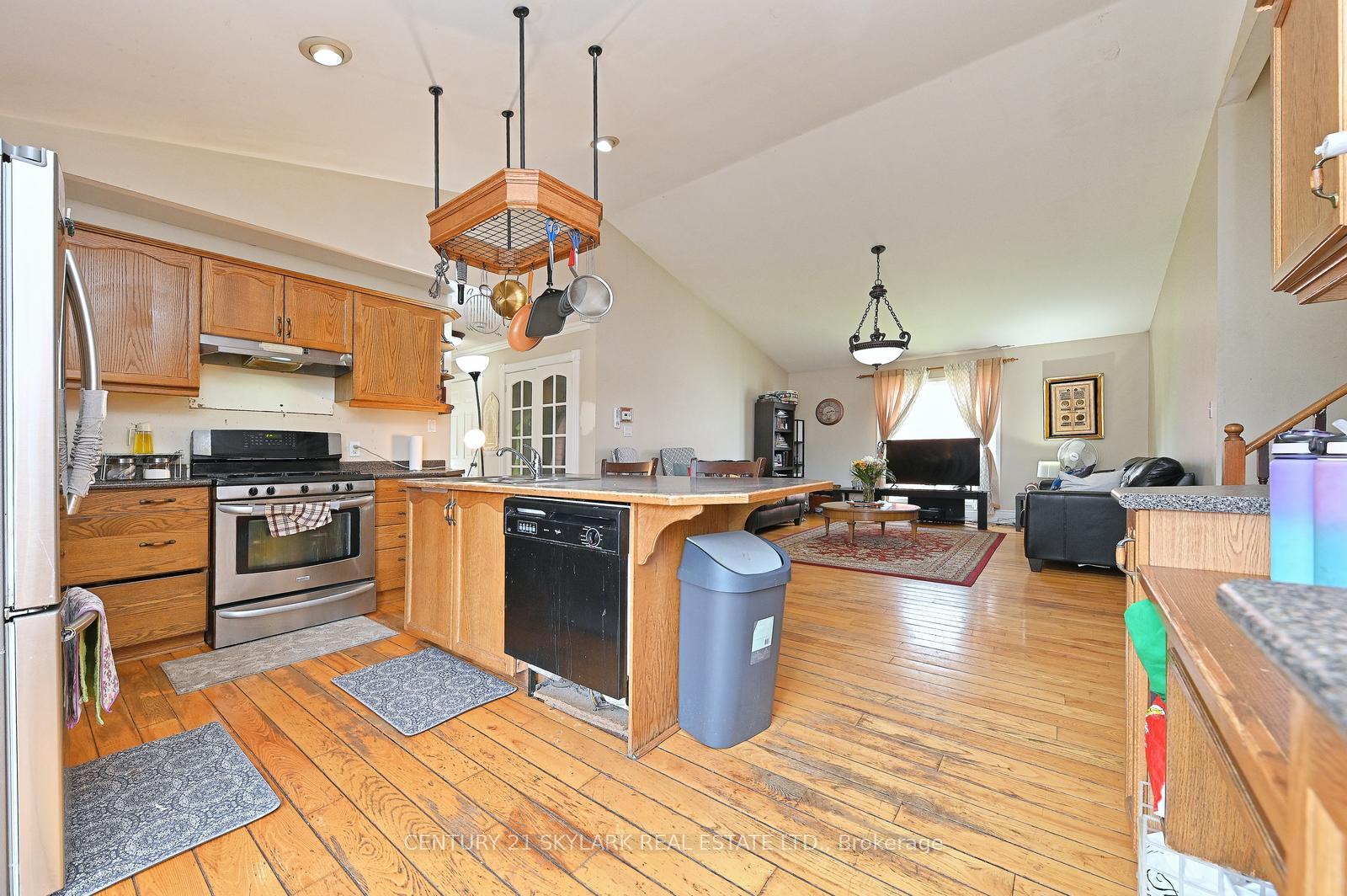 Photo 14 of 1922 Dalhousie Crescent, Oshawa, Samac — HOMEH